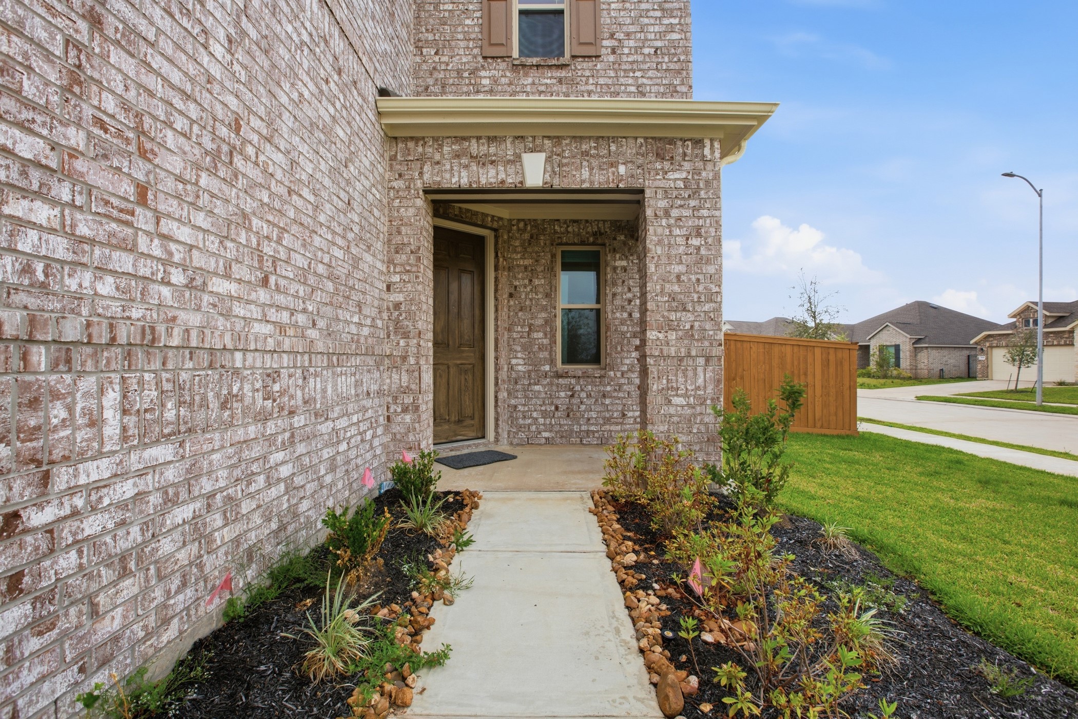 2816 Shimmer Edge Drive Property Photo 4