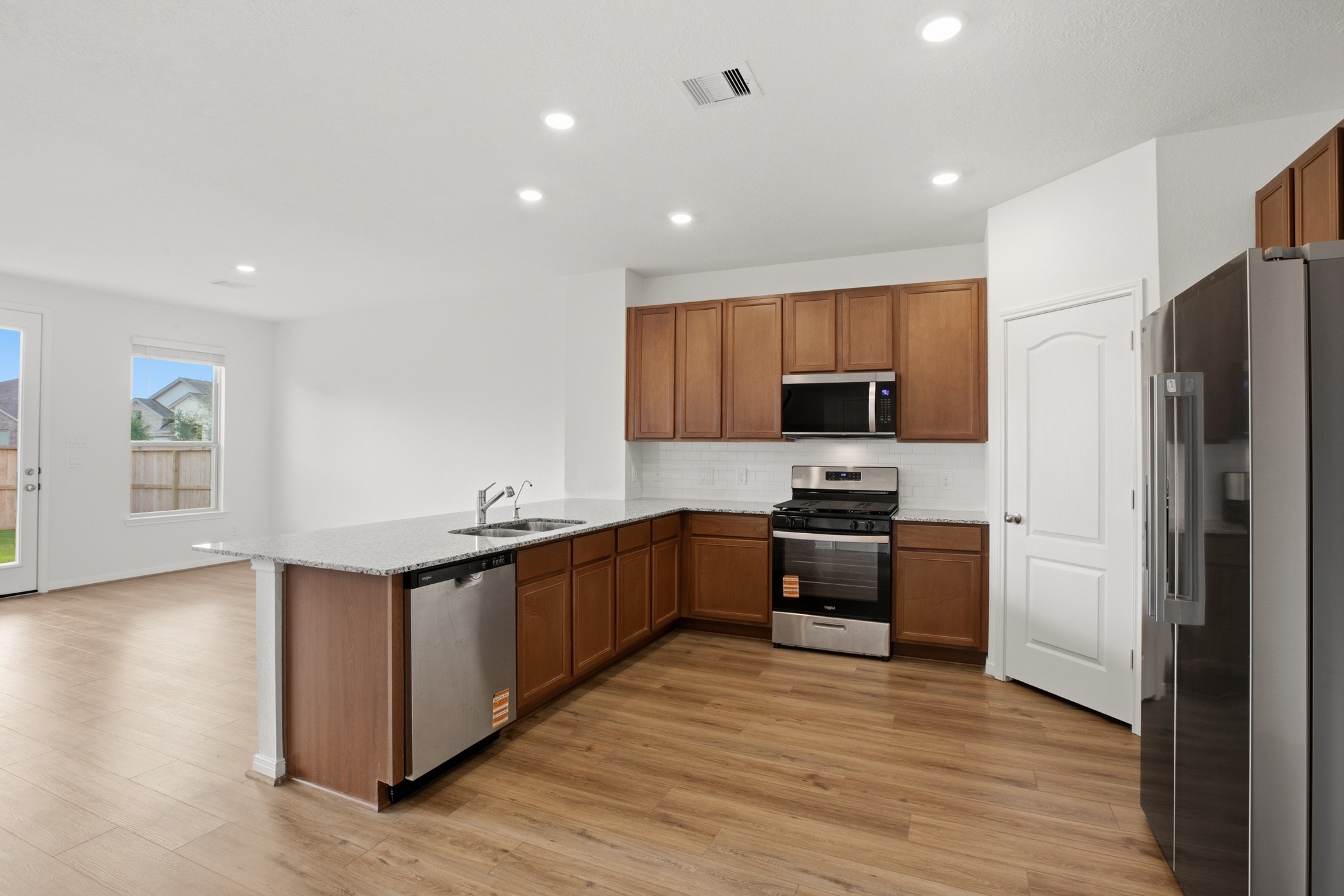 2816 Shimmer Edge Drive Property Photo 8
