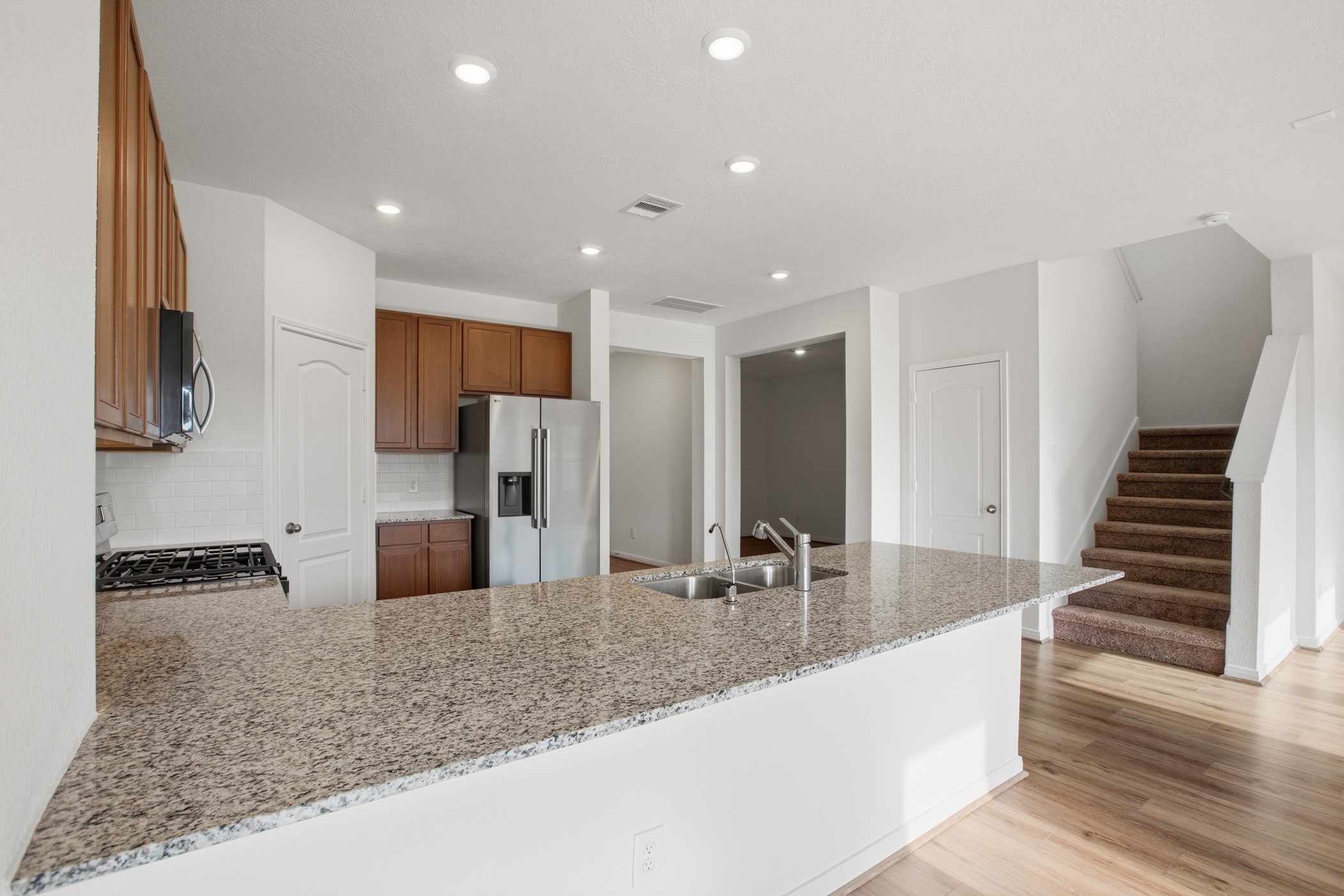2816 Shimmer Edge Drive Property Photo 10
