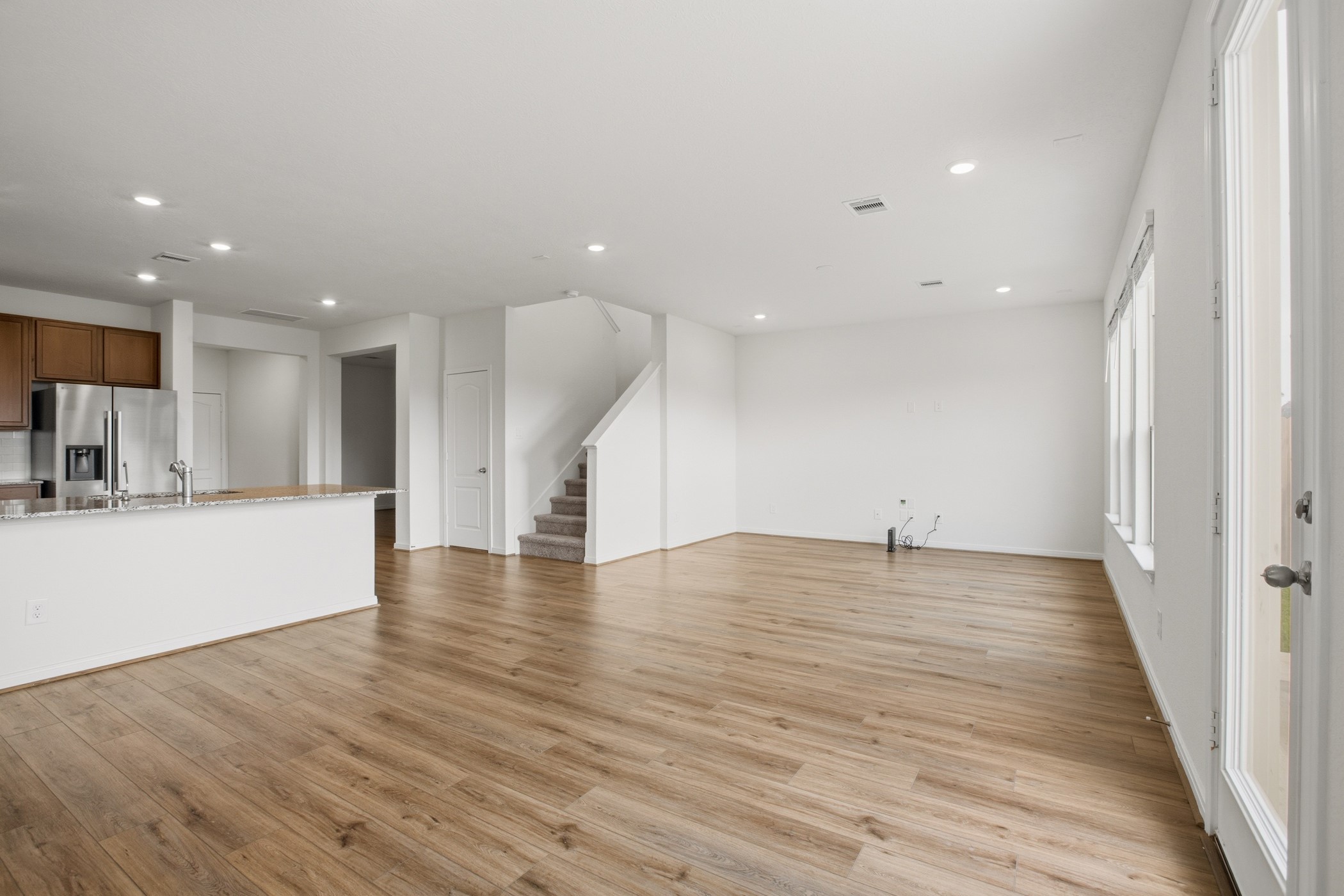 2816 Shimmer Edge Drive Property Photo 14