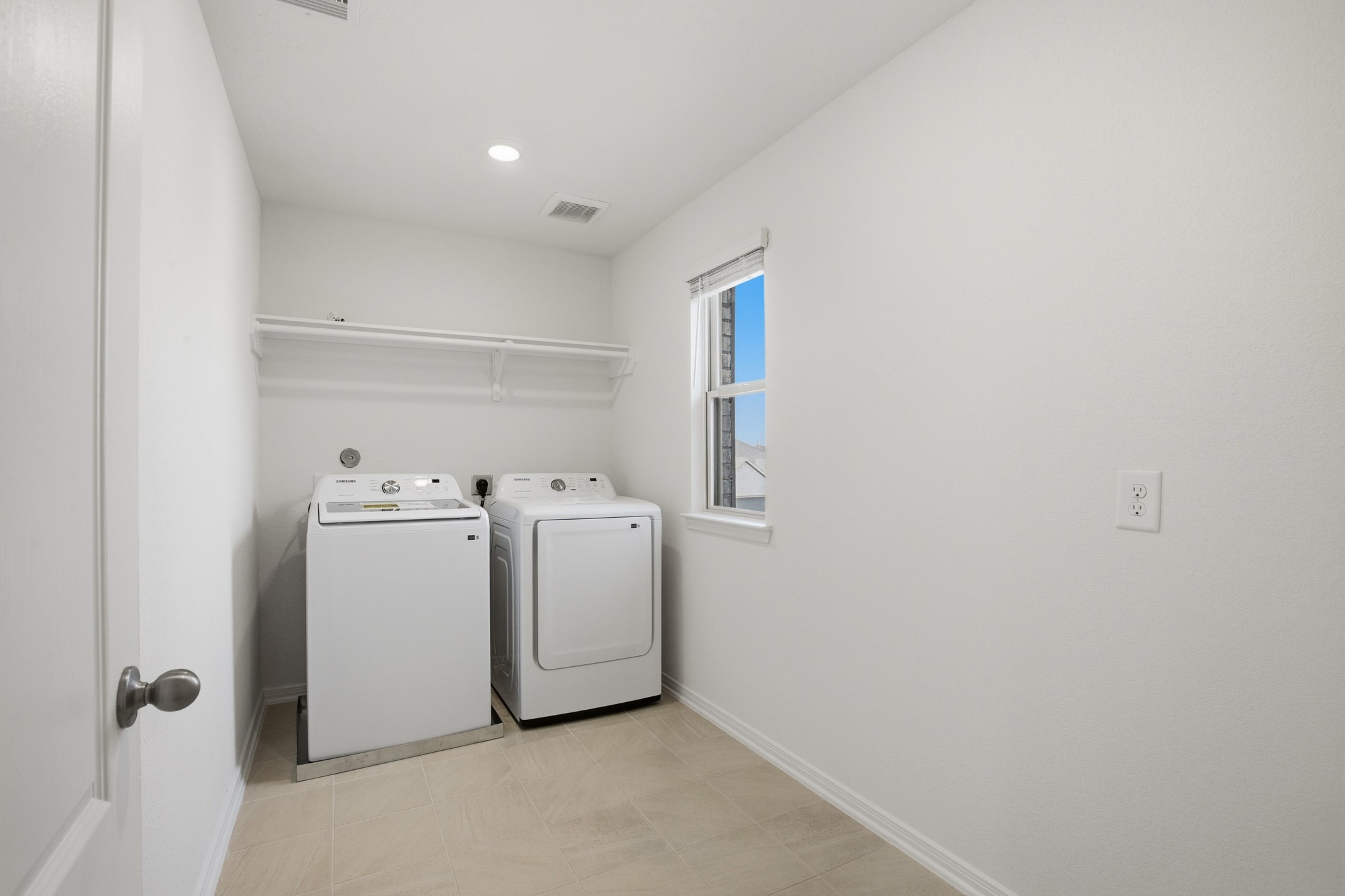2816 Shimmer Edge Drive Property Photo 27