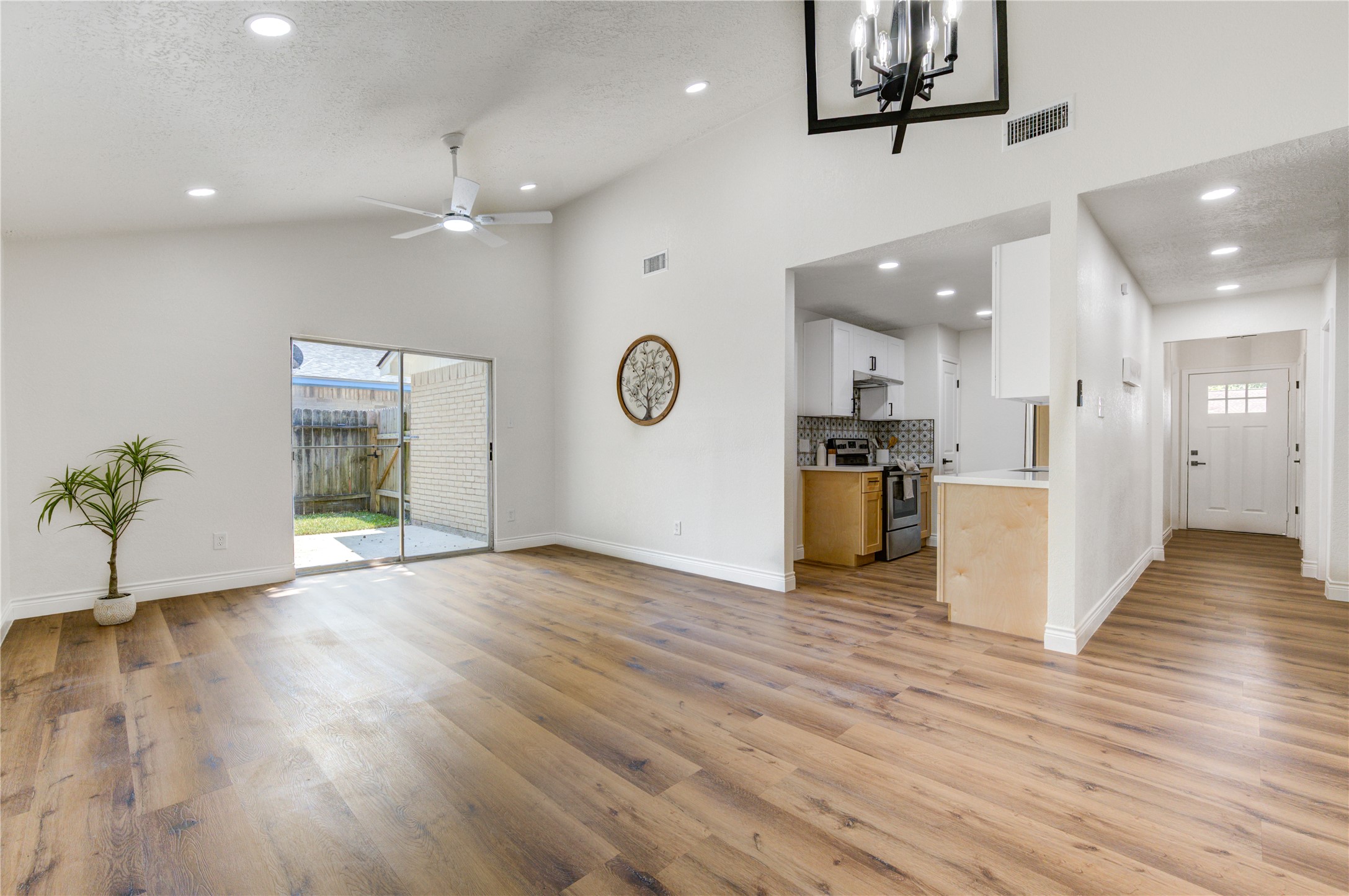 5002 Meadow Place Drive Property Photo 10