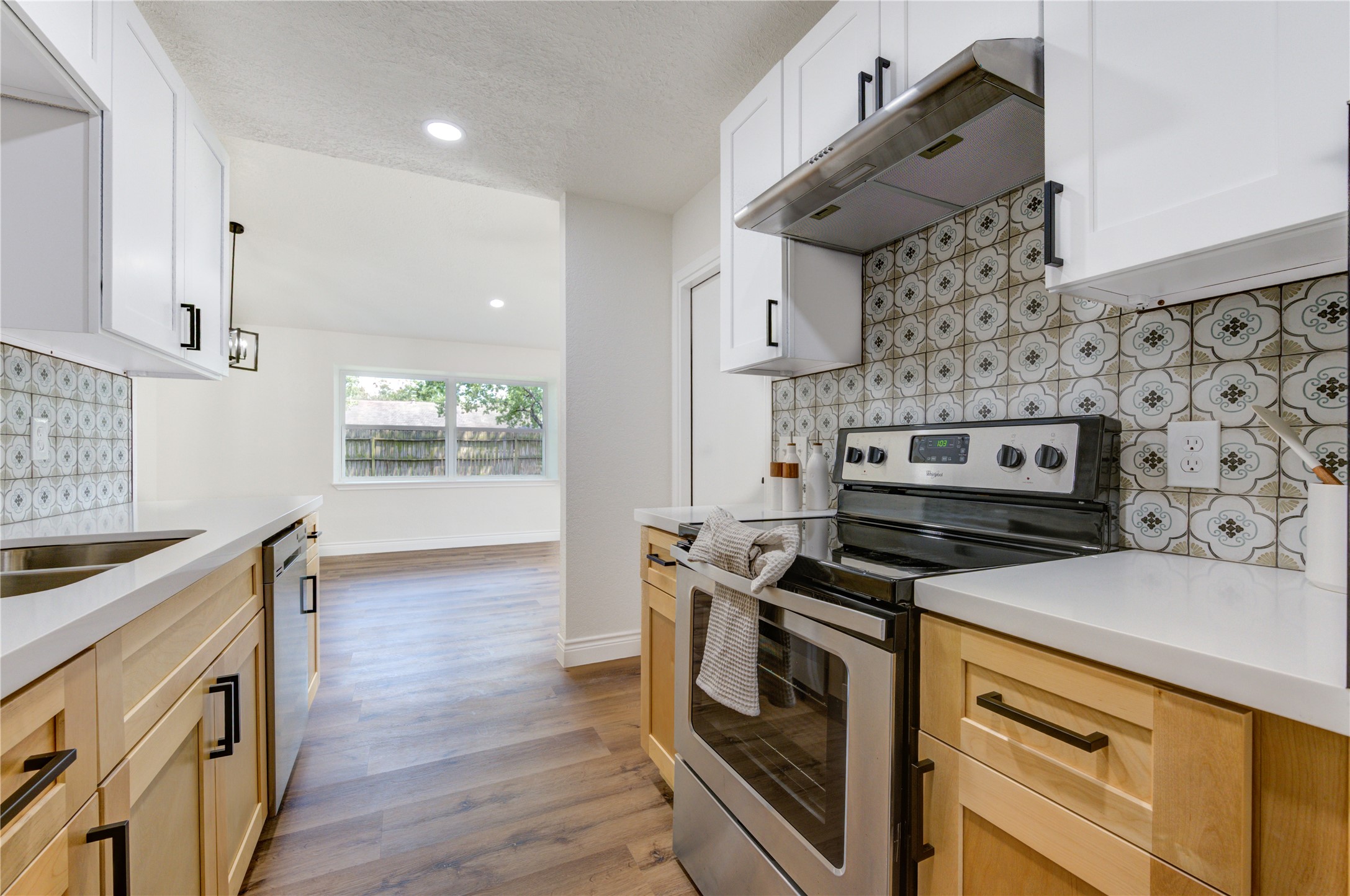 5002 Meadow Place Drive Property Photo 11