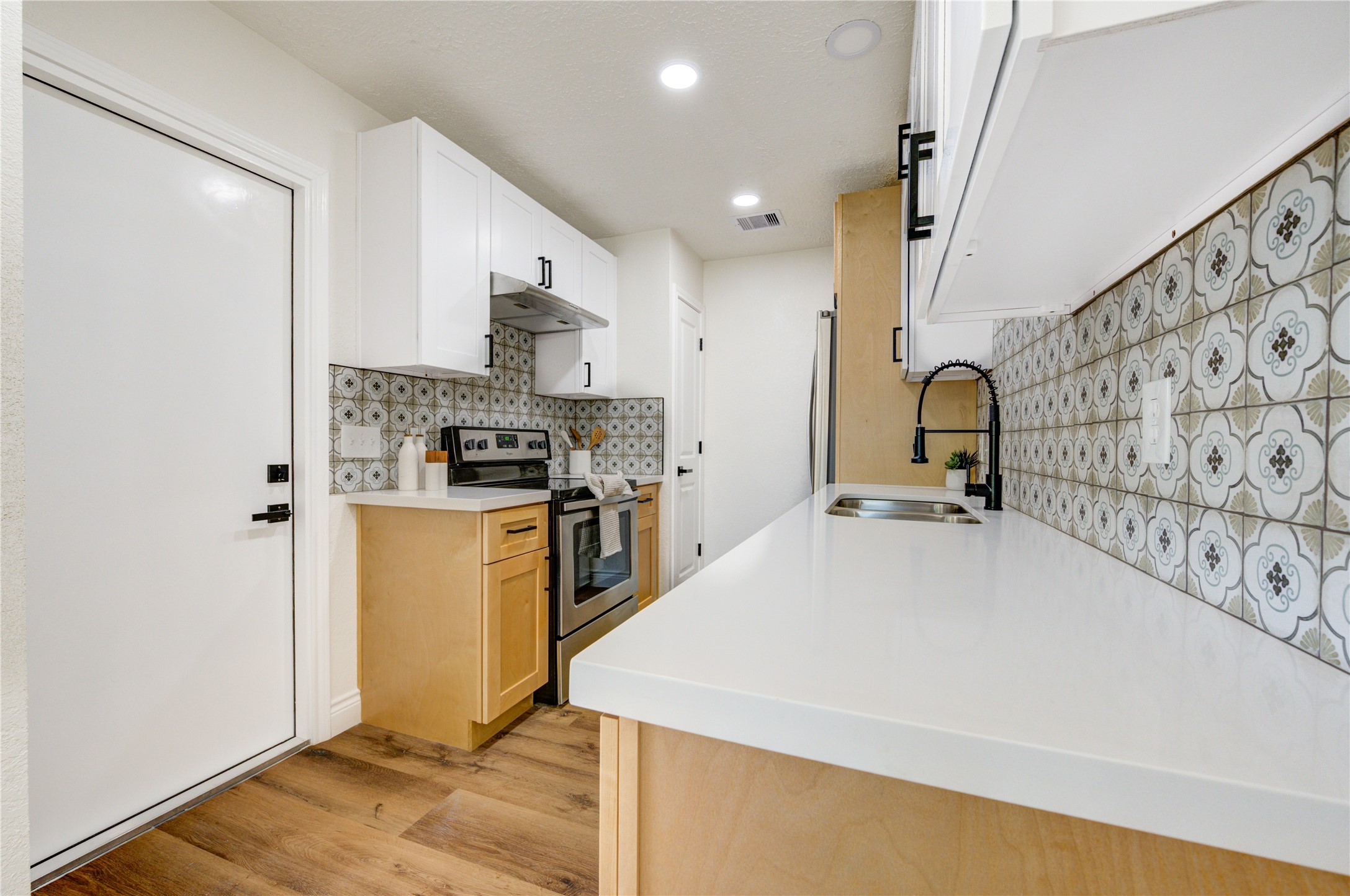 5002 Meadow Place Drive Property Photo 14