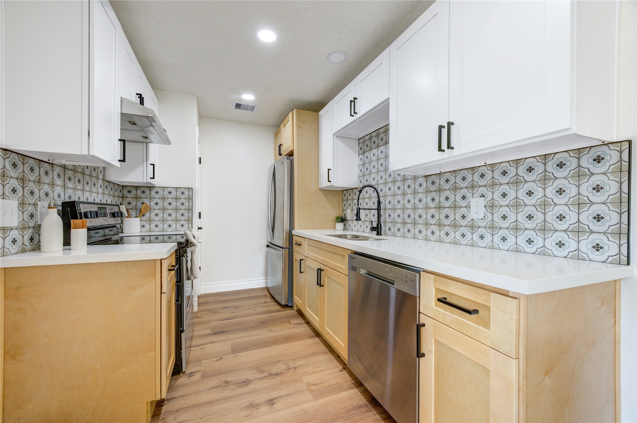 5002 Meadow Place Drive Property Photo 15