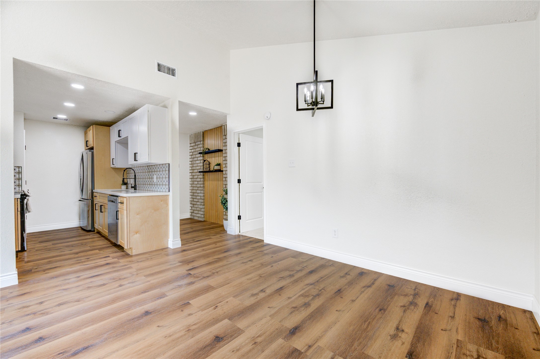 5002 Meadow Place Drive Property Photo 19