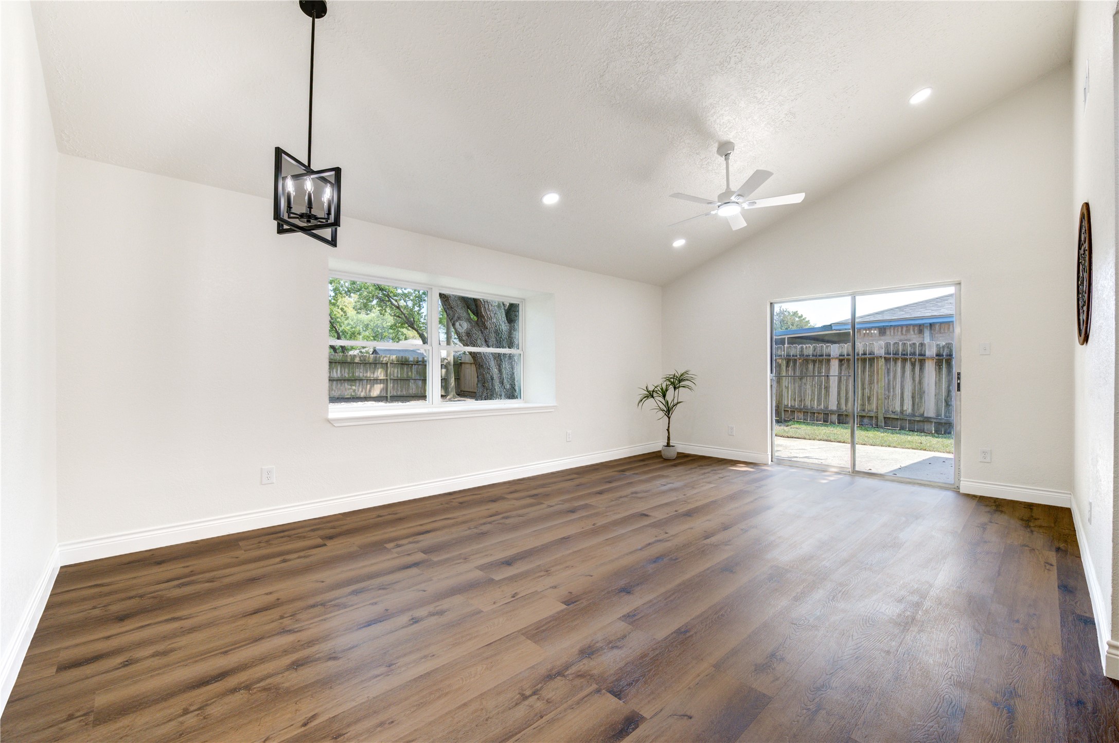 5002 Meadow Place Drive Property Photo 20
