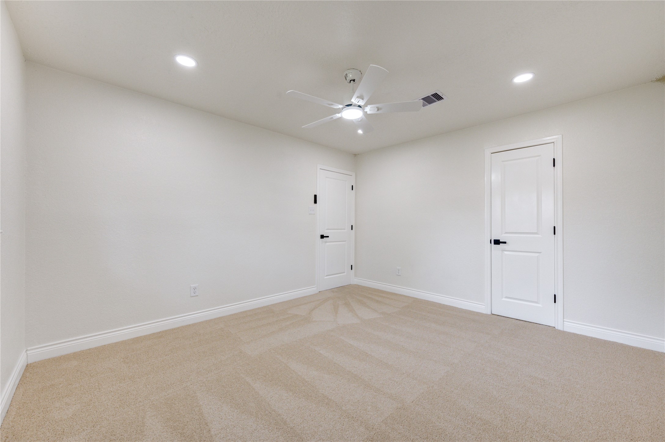 5002 Meadow Place Drive Property Photo 27