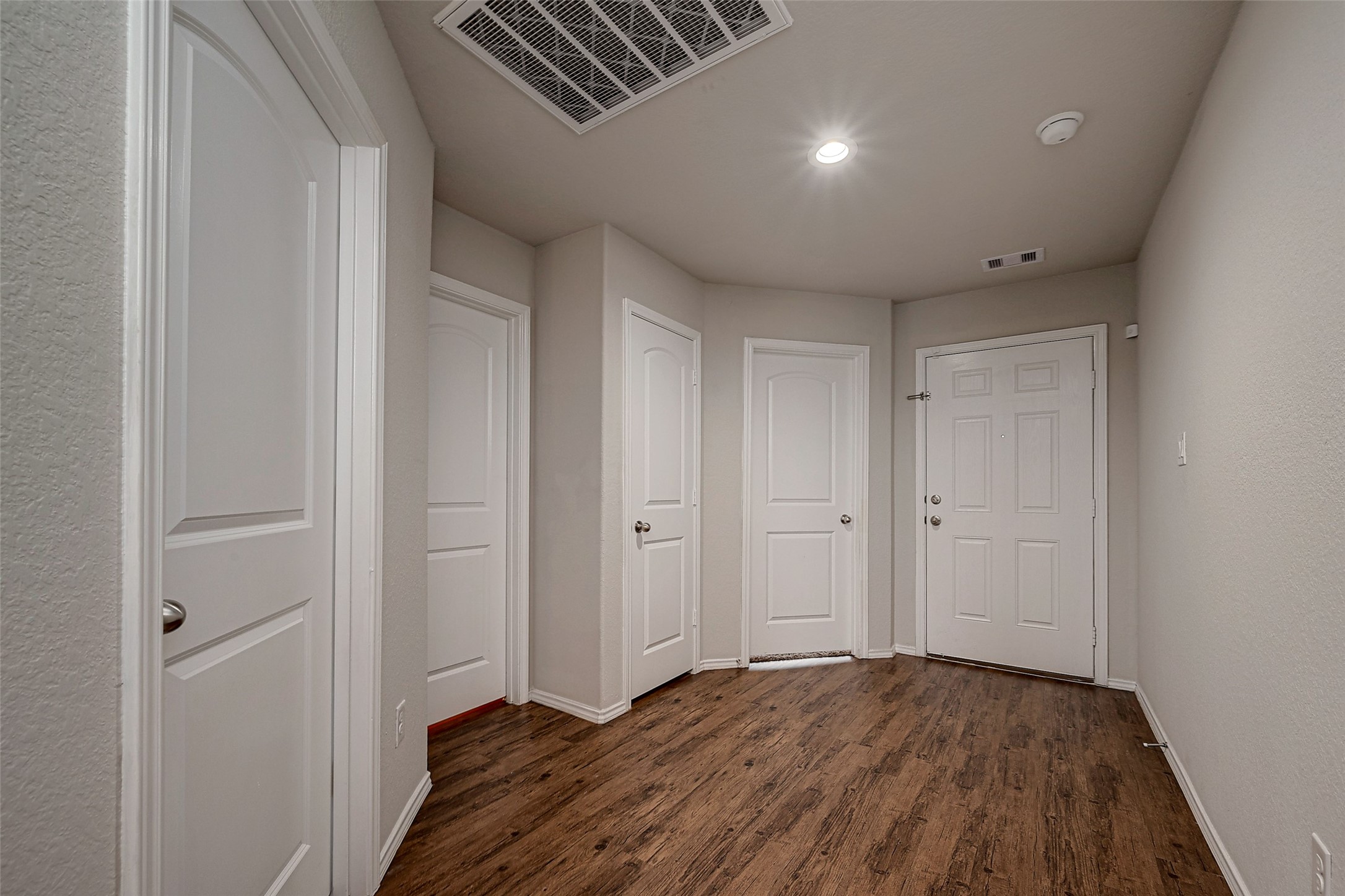 14004 Lake Crescent Drive Property Photo 4