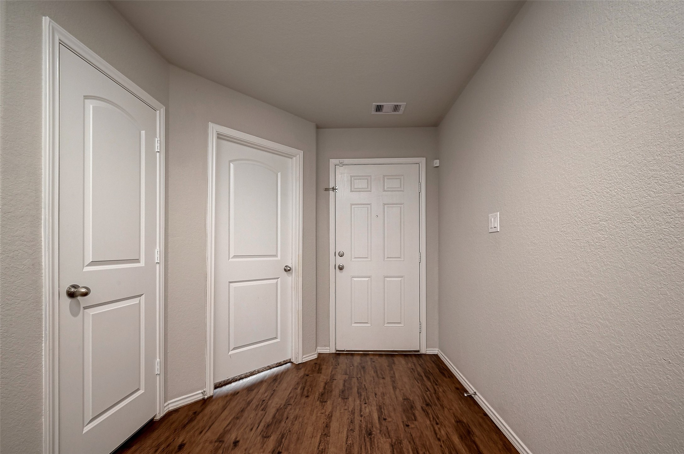 14004 Lake Crescent Drive Property Photo 5
