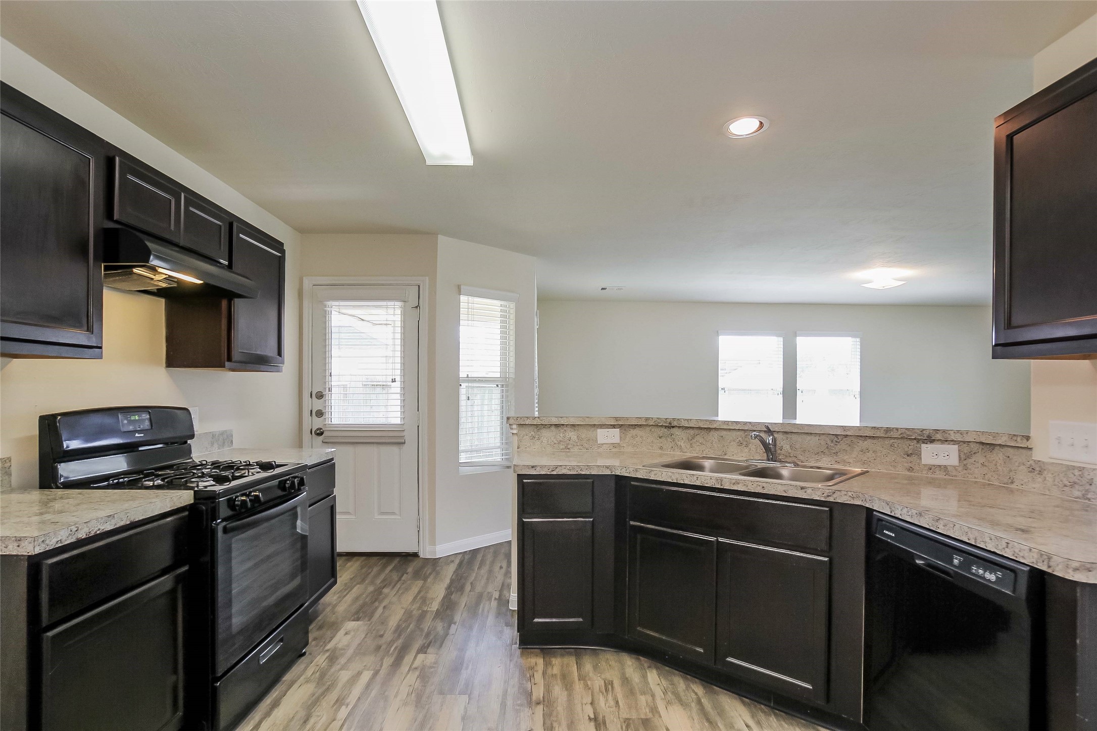 10118 Piave Drive Property Photo 2