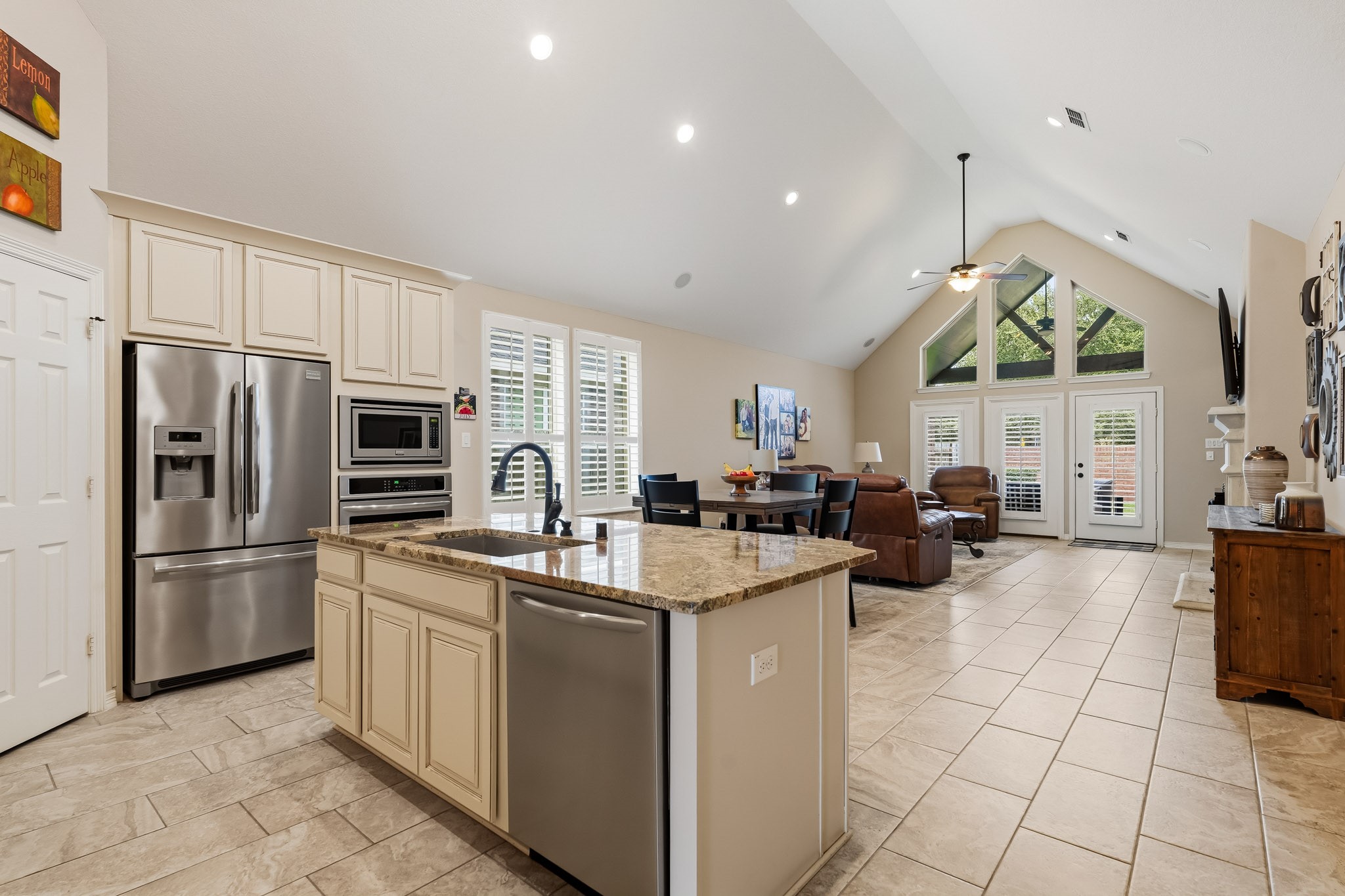 10034 Foggy River Property Photo 13