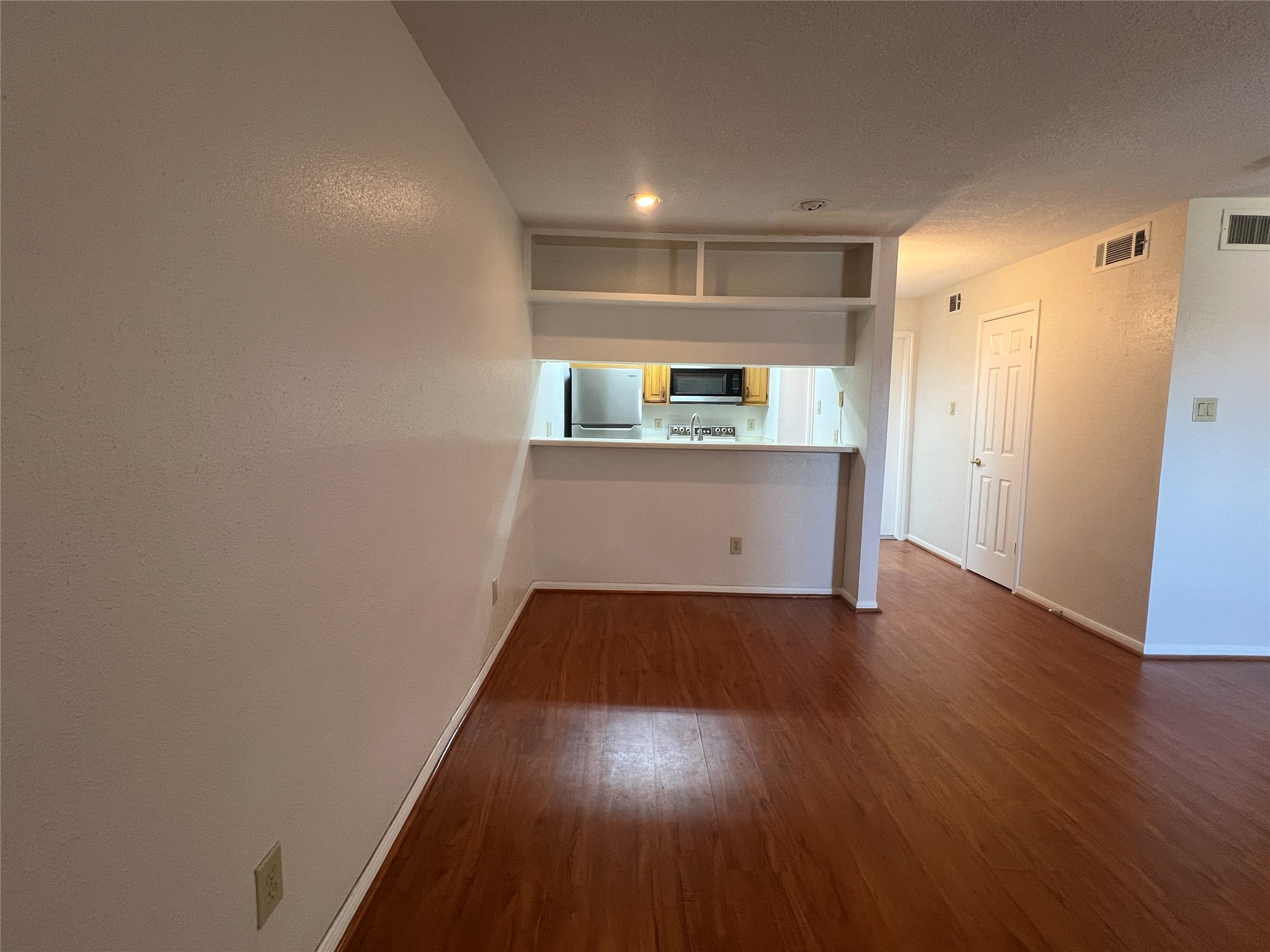 2826 S Bartell Drive 21 Property Photo 4