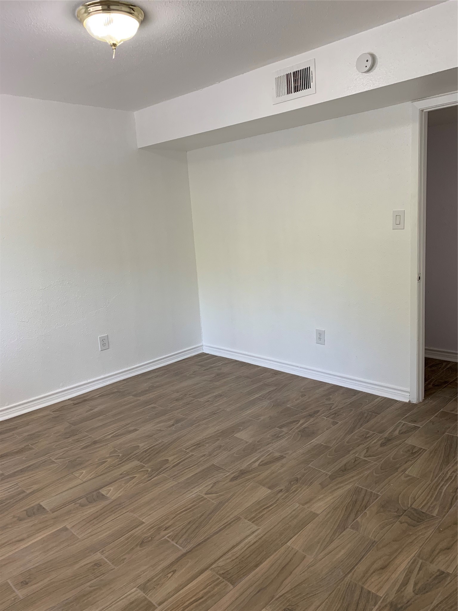 5625 Antoine Drive 1007 Property Photo 10