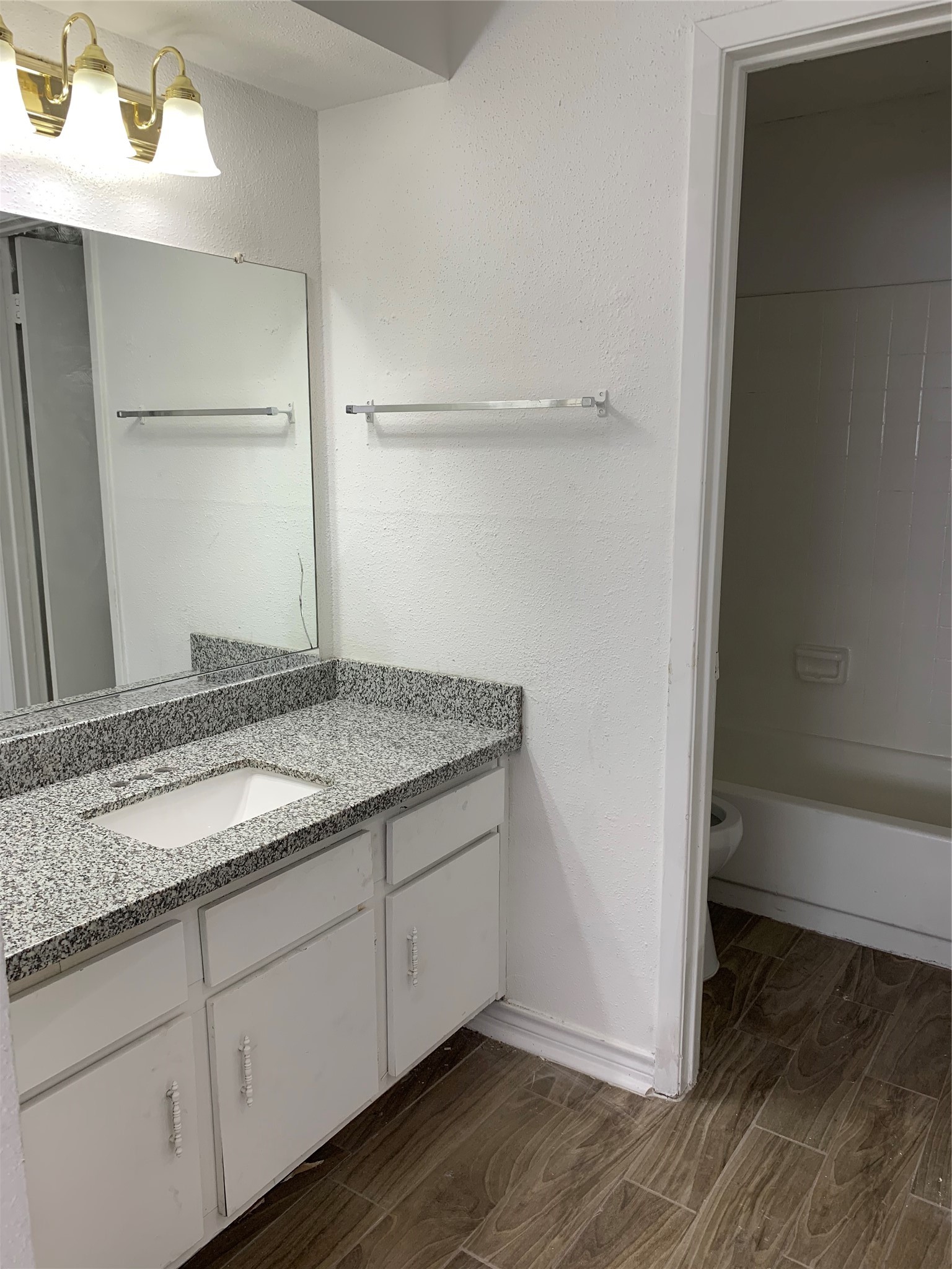5625 Antoine Drive 1007 Property Photo 13
