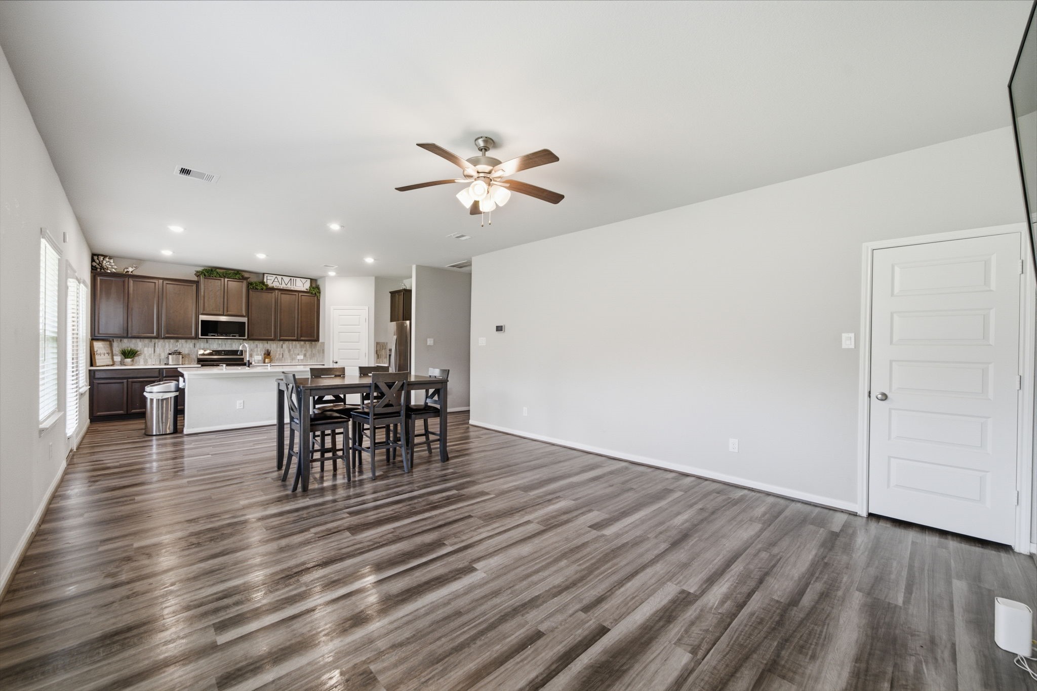1812 Kingsford Prairie Court Property Photo 1