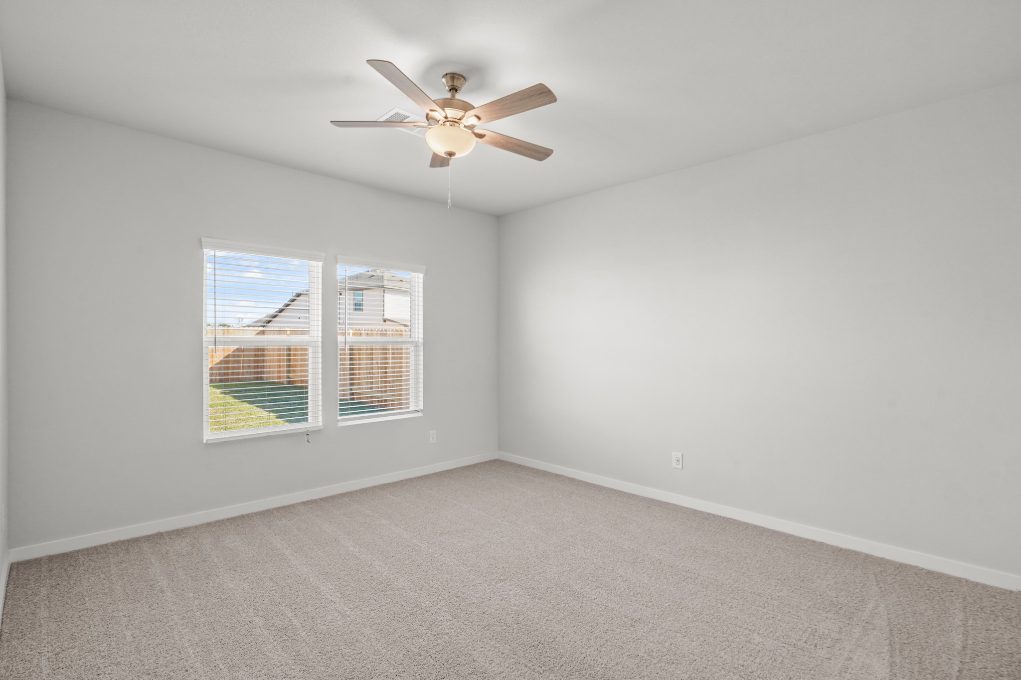 17214 White Peace Drive Property Photo 10