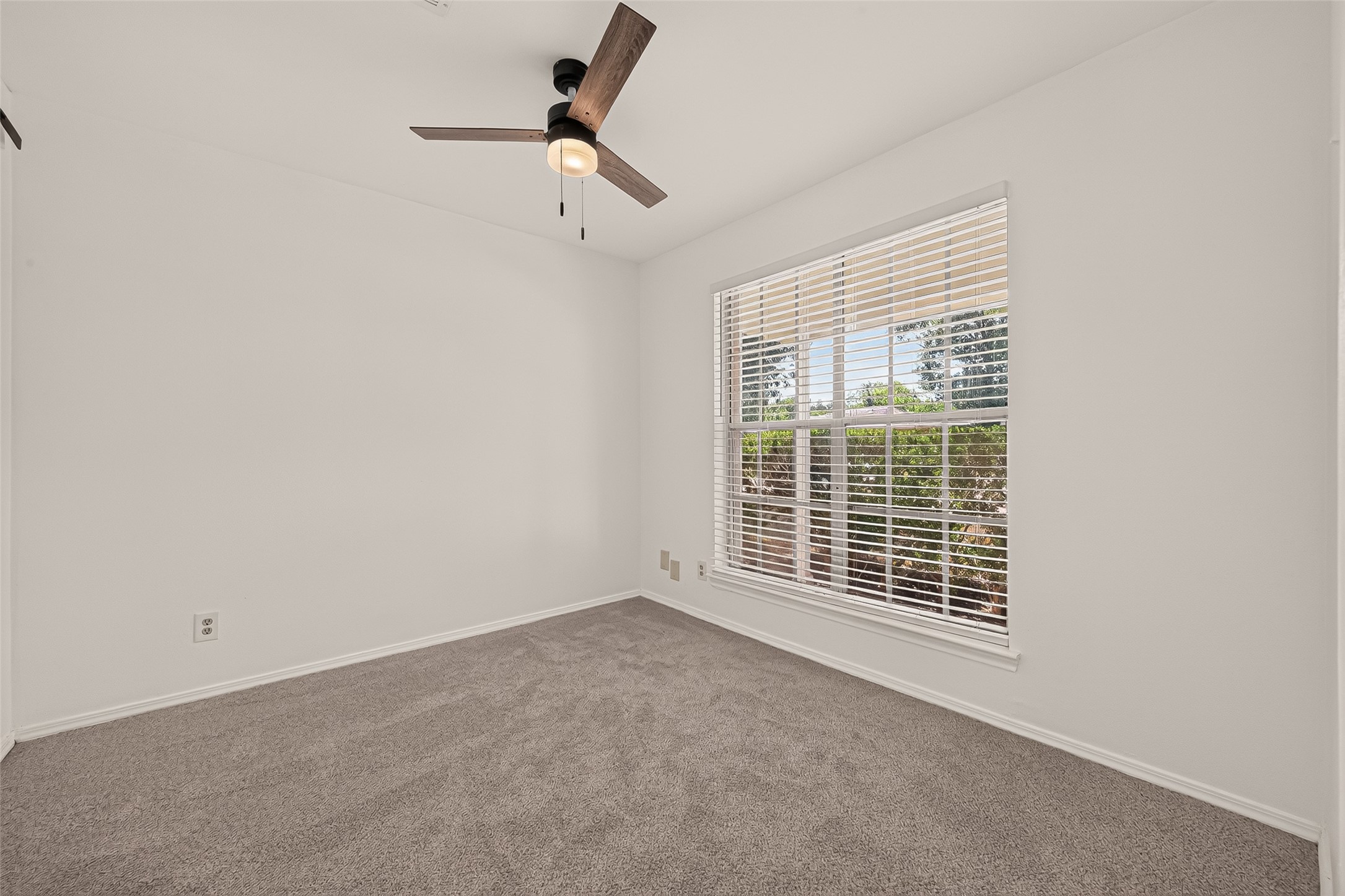 11819 S Evelyn Circle Property Photo 17