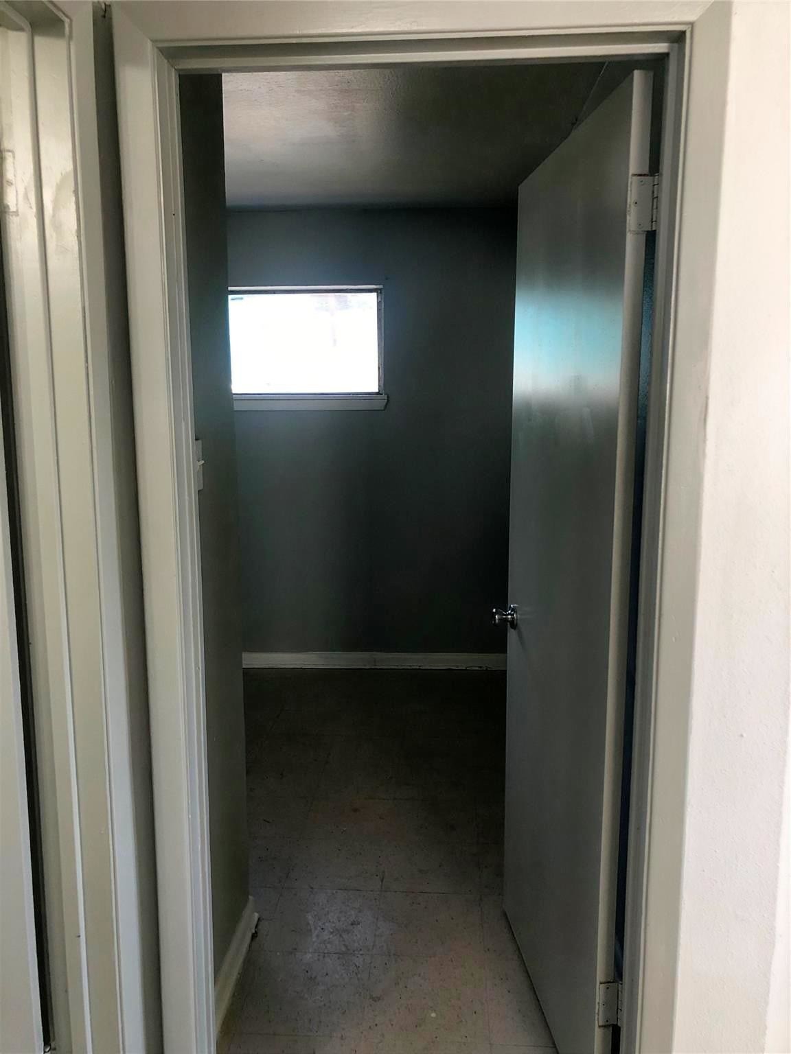 404 James Street Property Photo 11