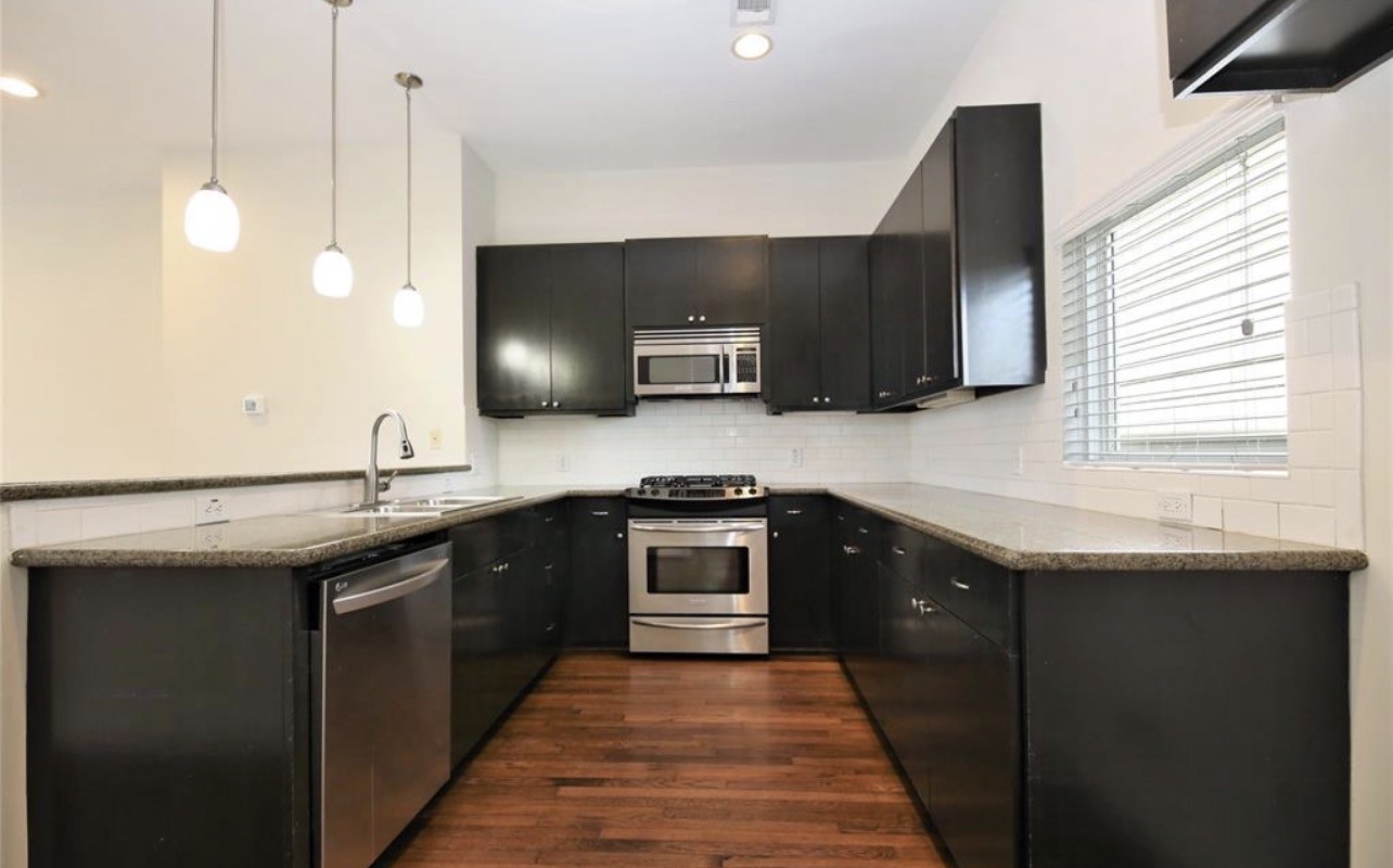 637 Rutland Street 6 Property Photo 6