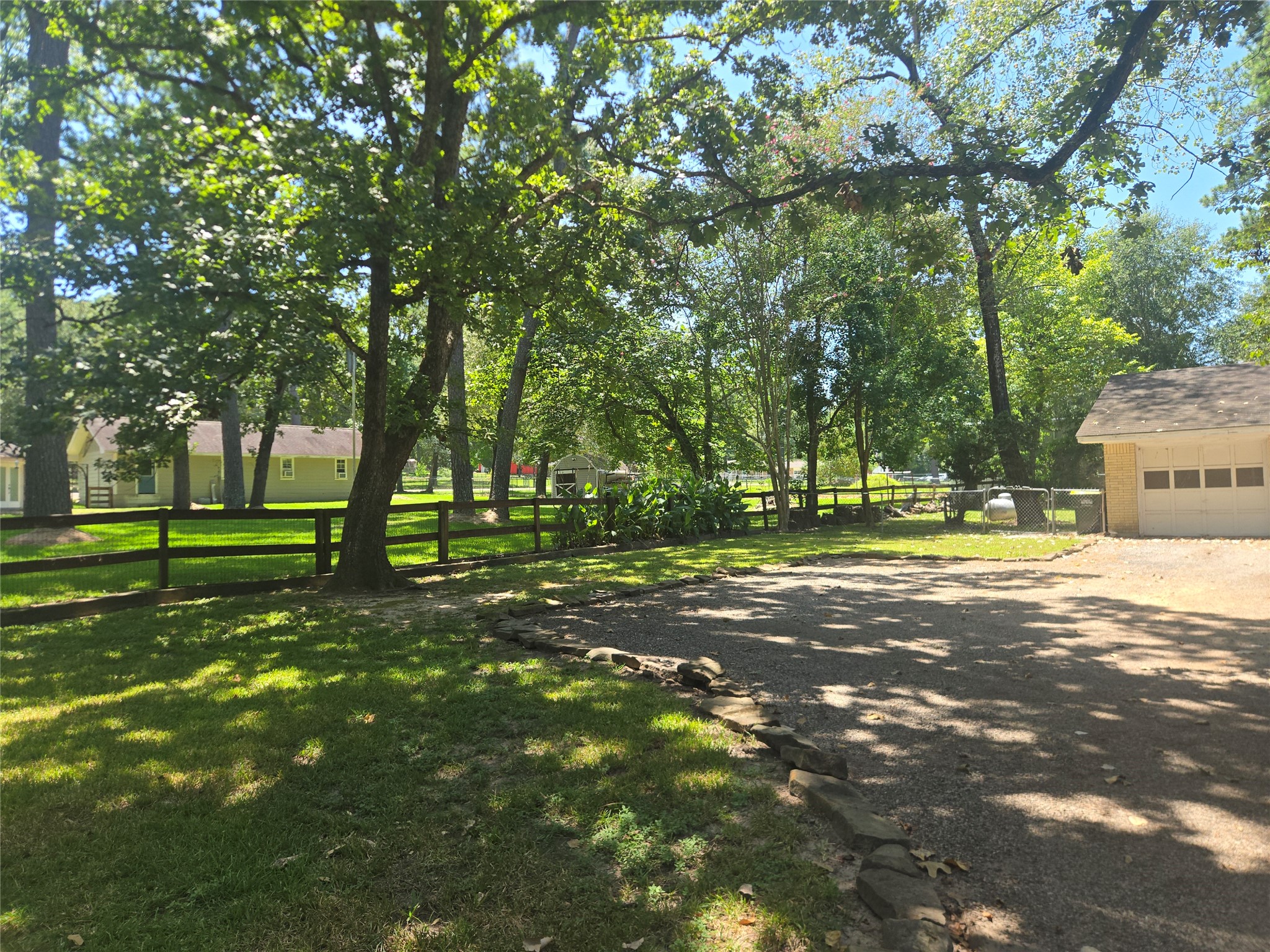 1204 Apache Drive Property Photo 3