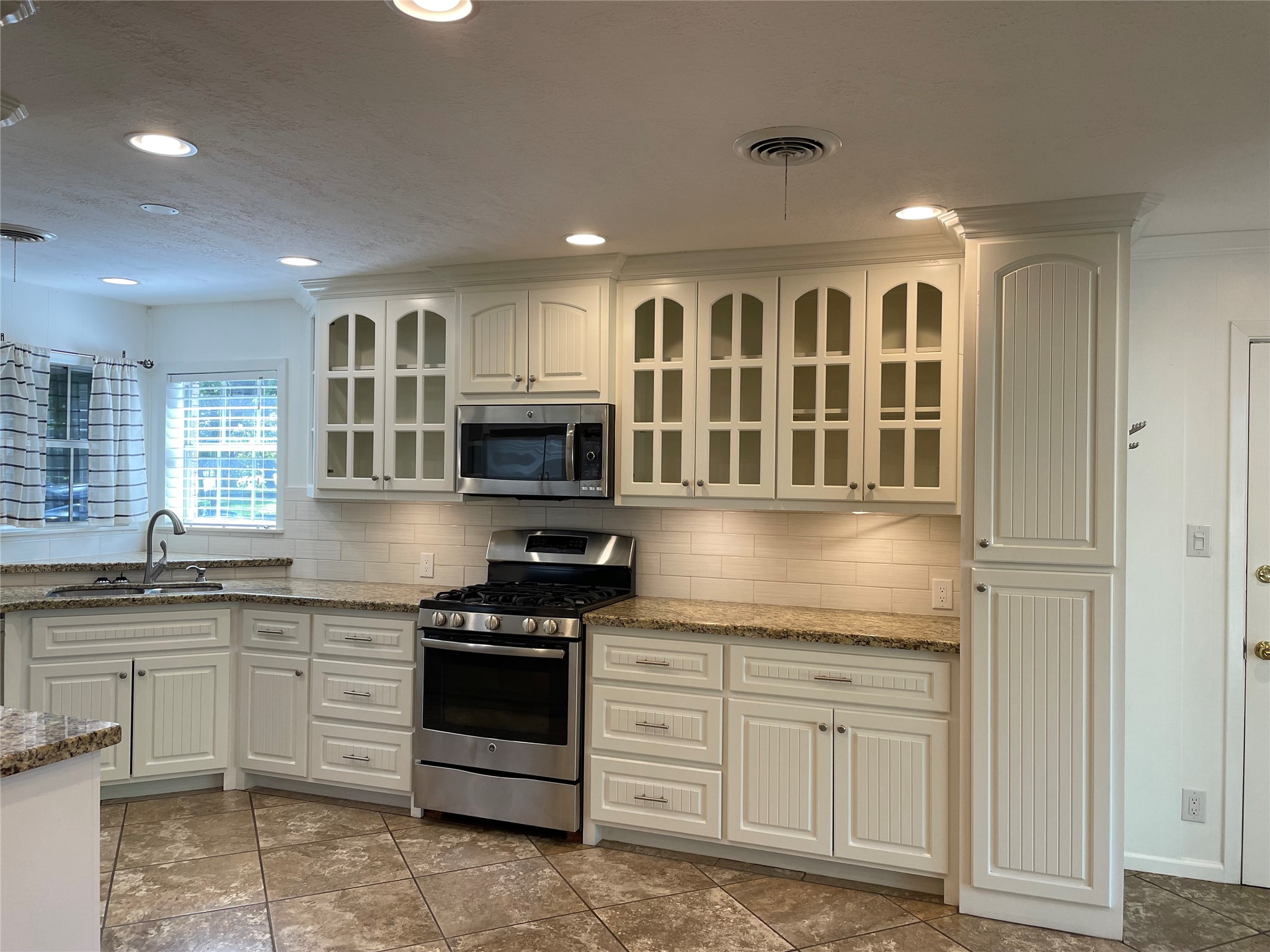 1204 Apache Drive Property Photo 6
