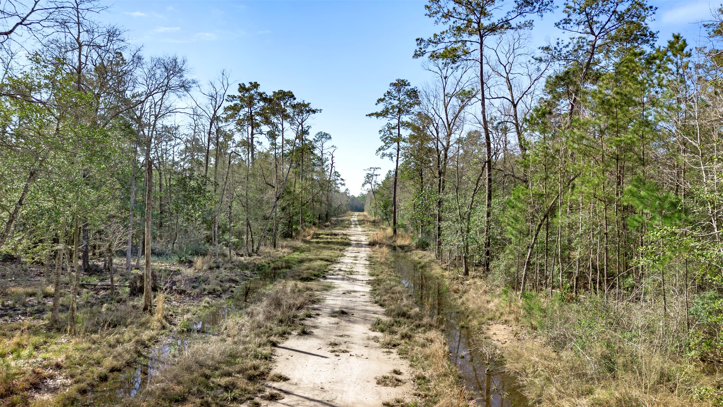 12310 Picos Road Property Photo