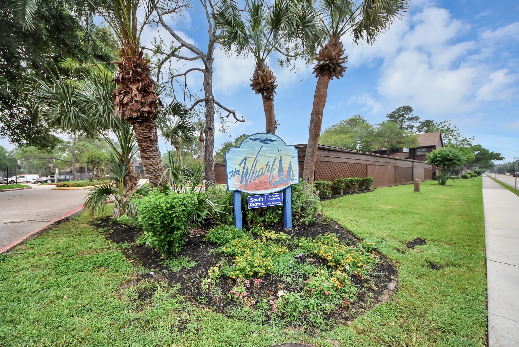 651 Davis Road Property Photo 3