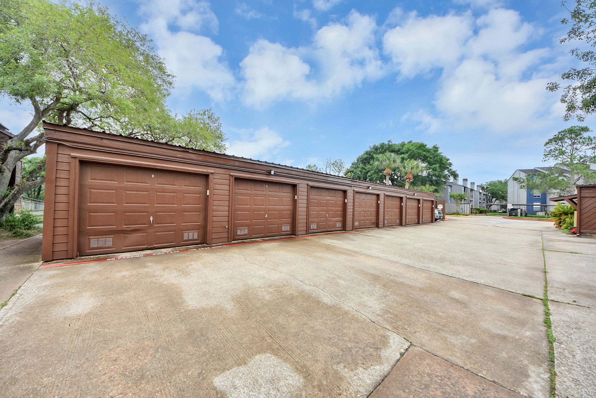 651 Davis Road Property Photo 4