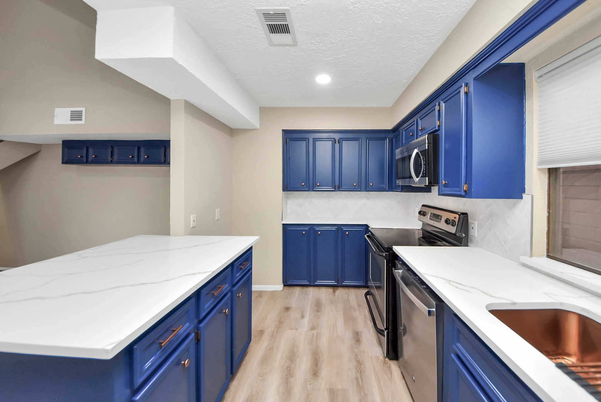 651 Davis Road Property Photo 21