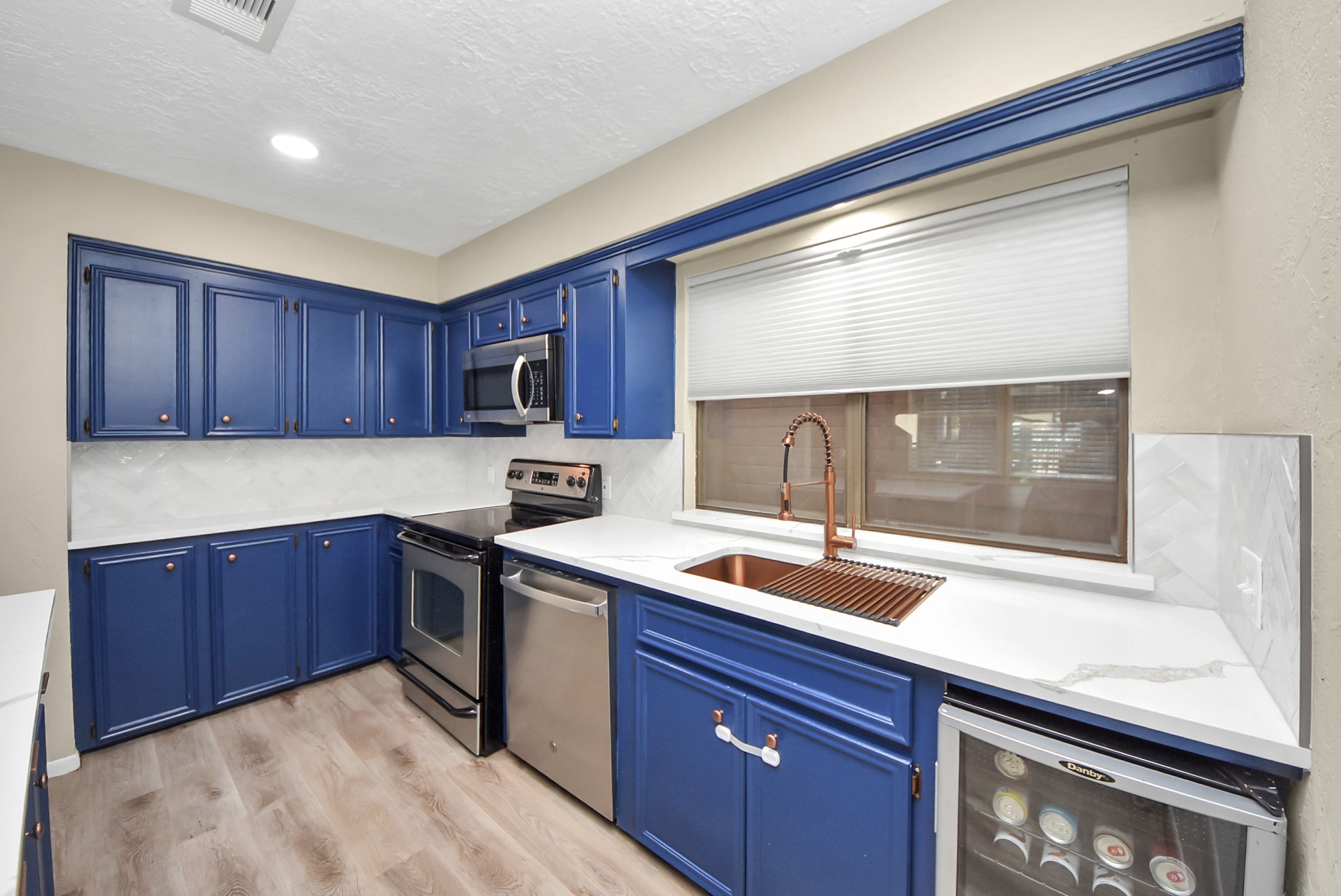 651 Davis Road Property Photo 22