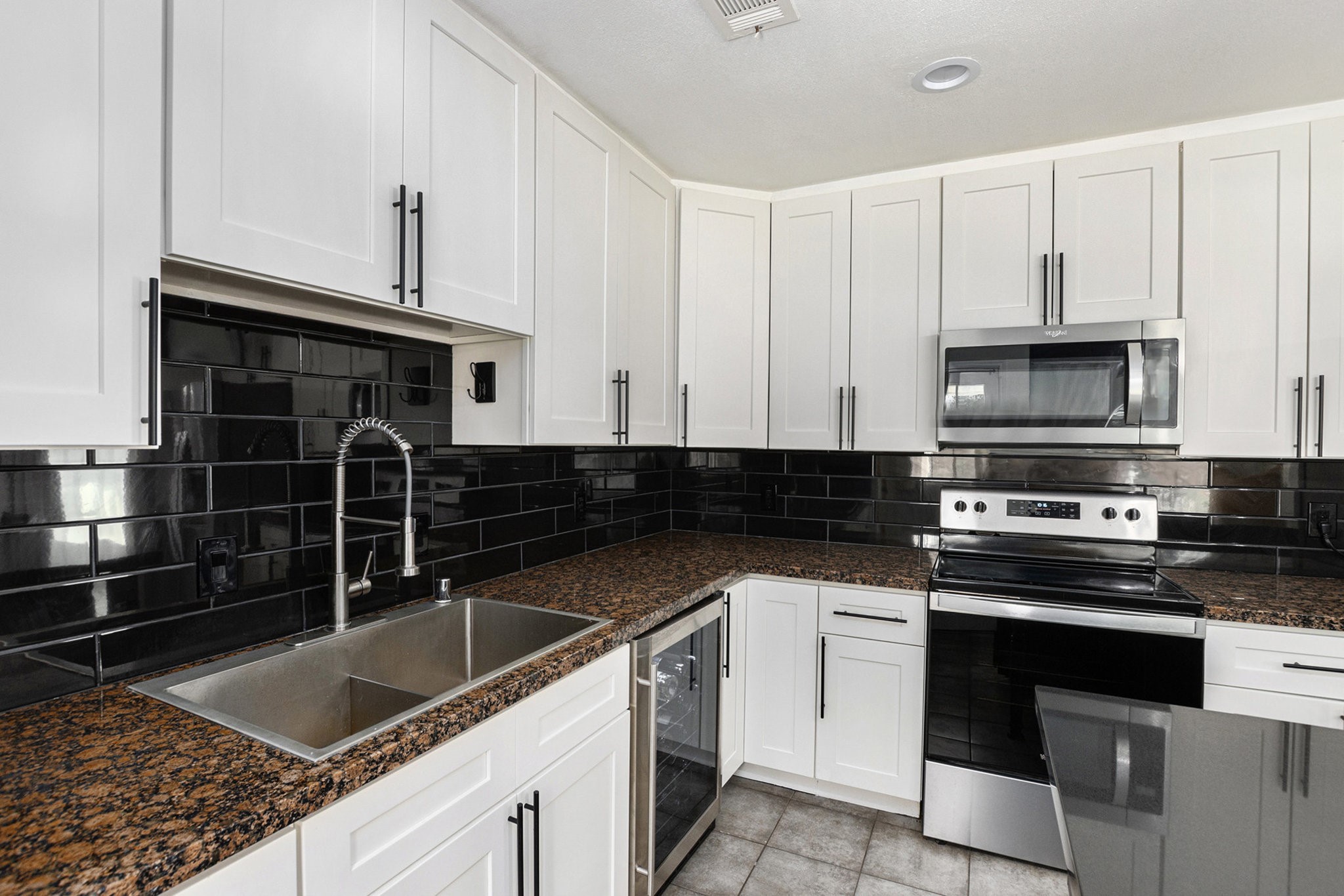 19747 Oakland Valley Drive Property Photo 10