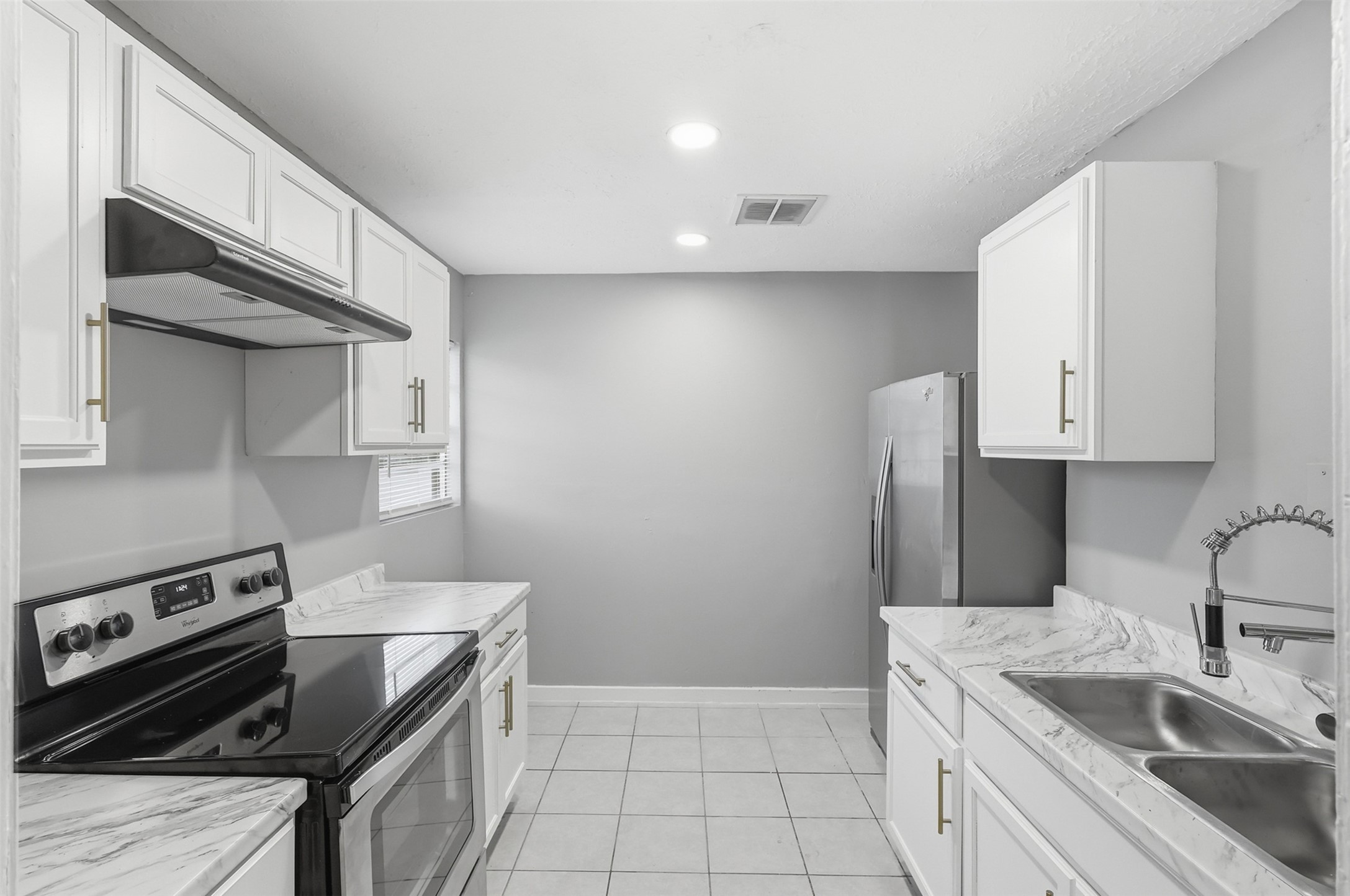 2101 Flynn Drive Property Photo 4