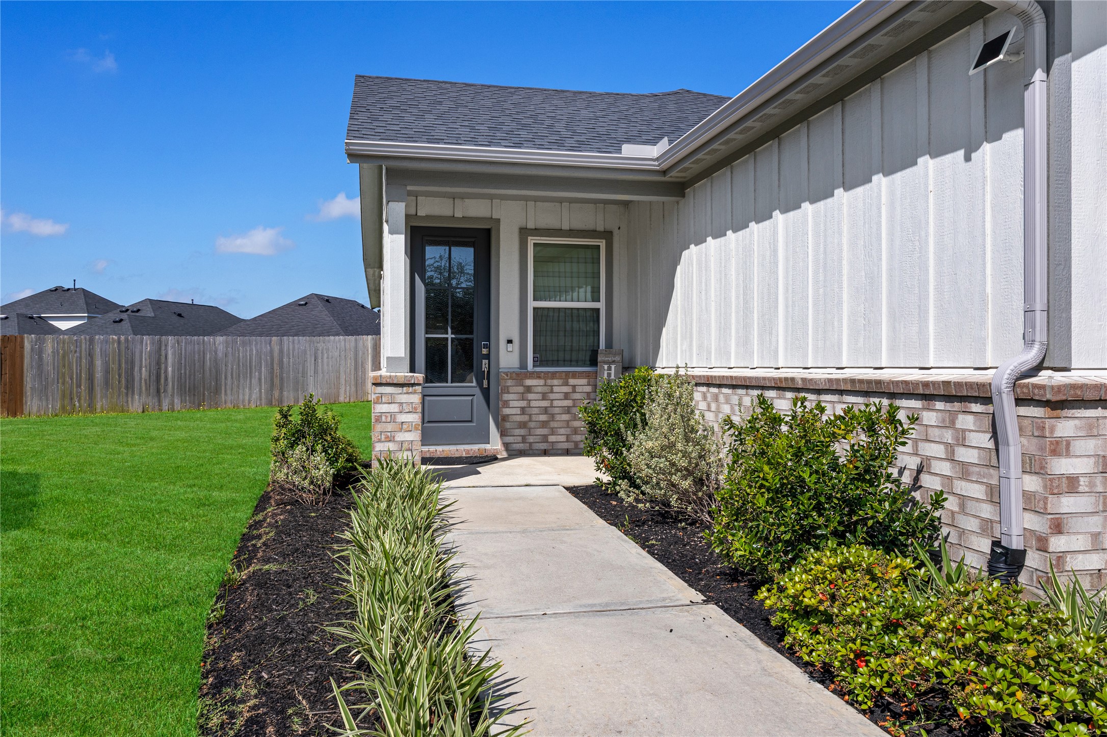 7207 Cedar Harbor Court Property Photo 5