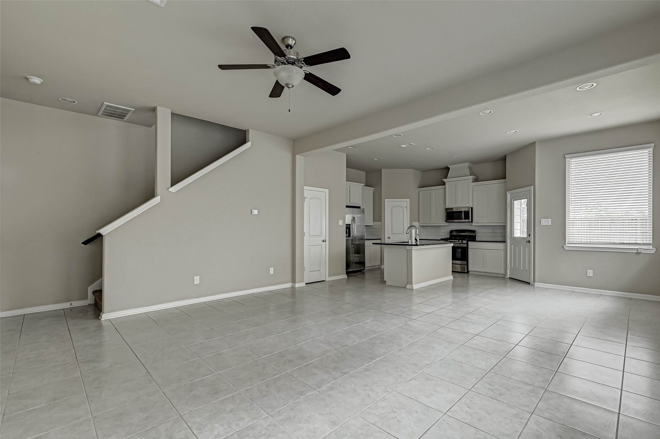 315 Biltmore Loop Property Photo 8