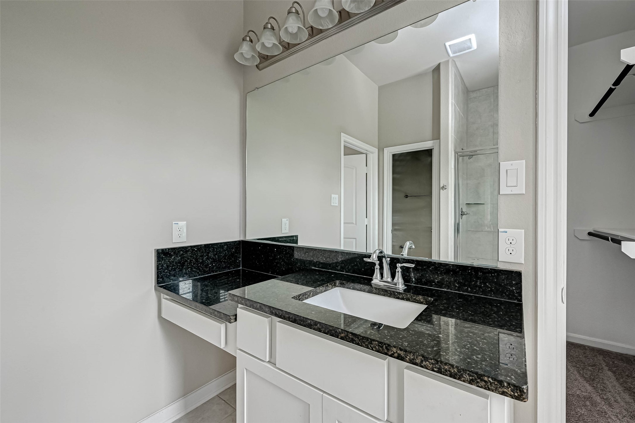 315 Biltmore Loop Property Photo 32