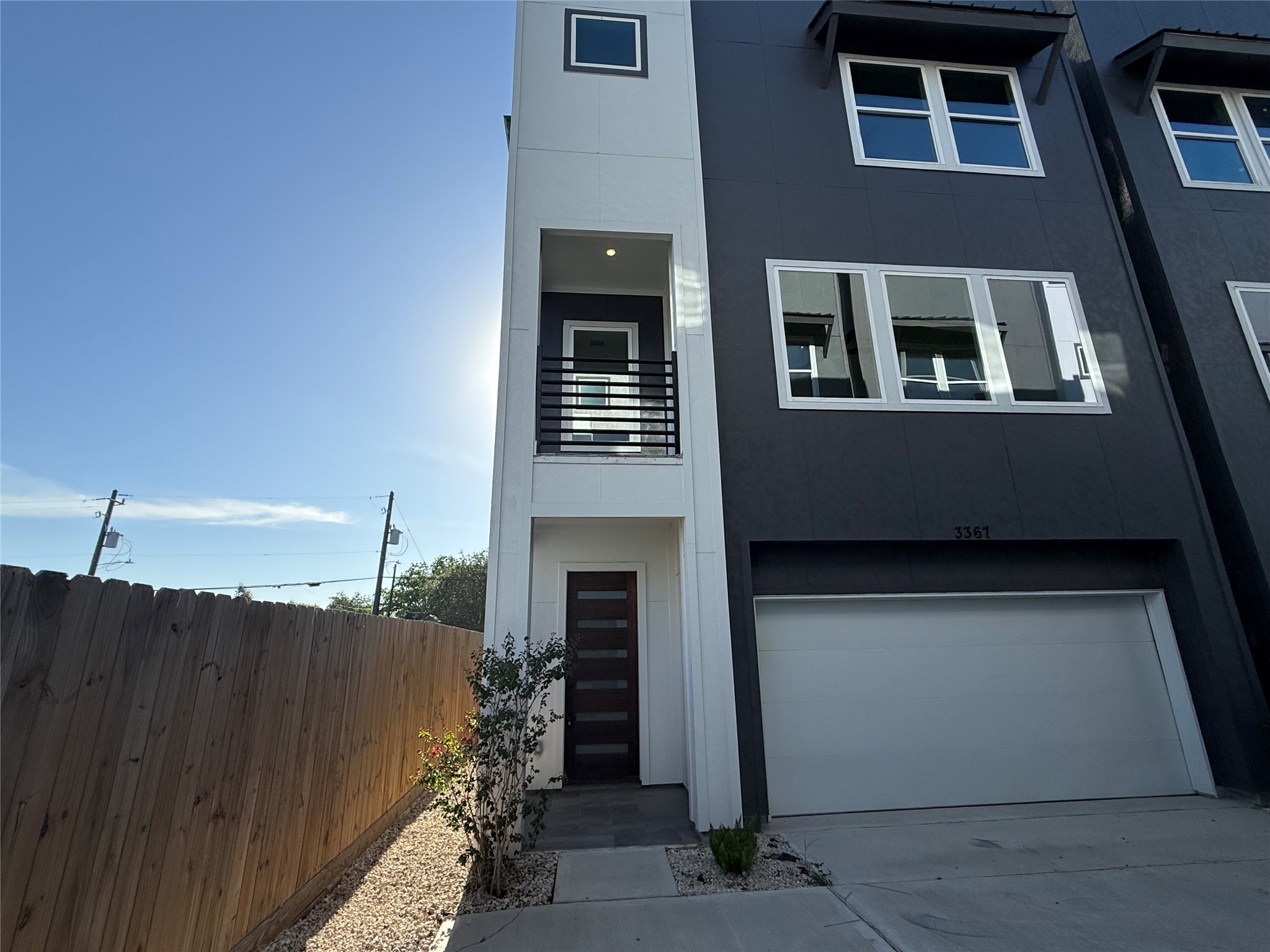 3367 Yellowstone Boulevard Property Photo 1