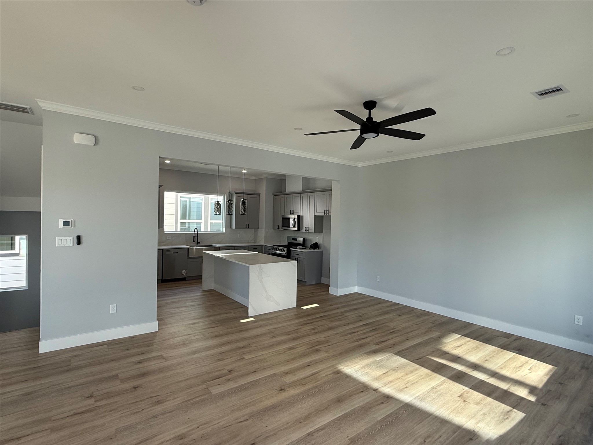 3367 Yellowstone Boulevard Property Photo 5