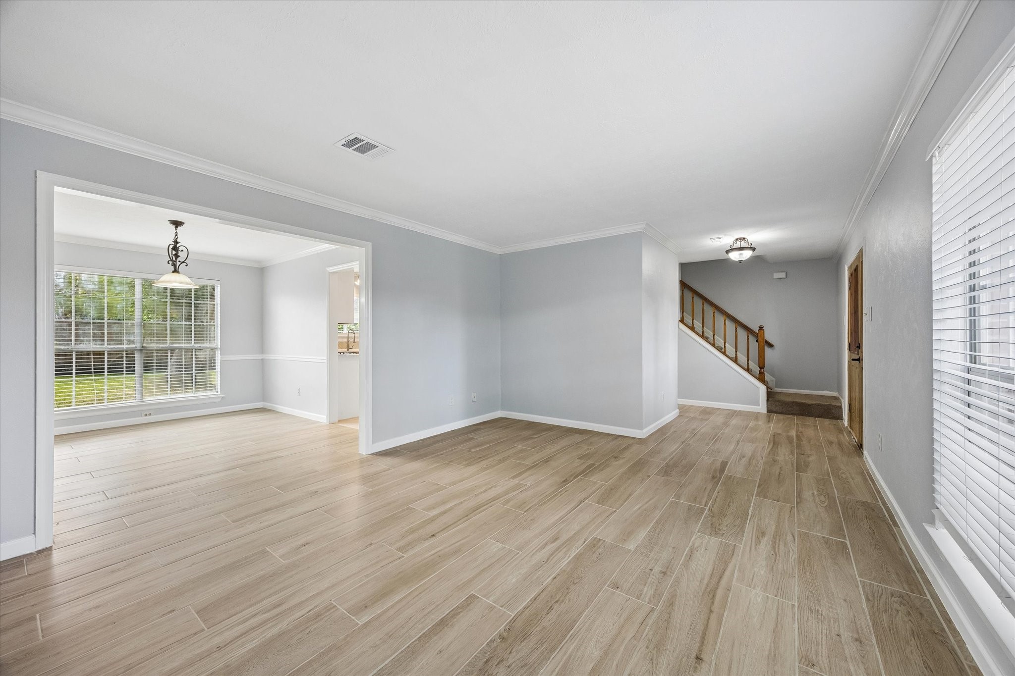 806 Forest Bay Court Property Photo 2