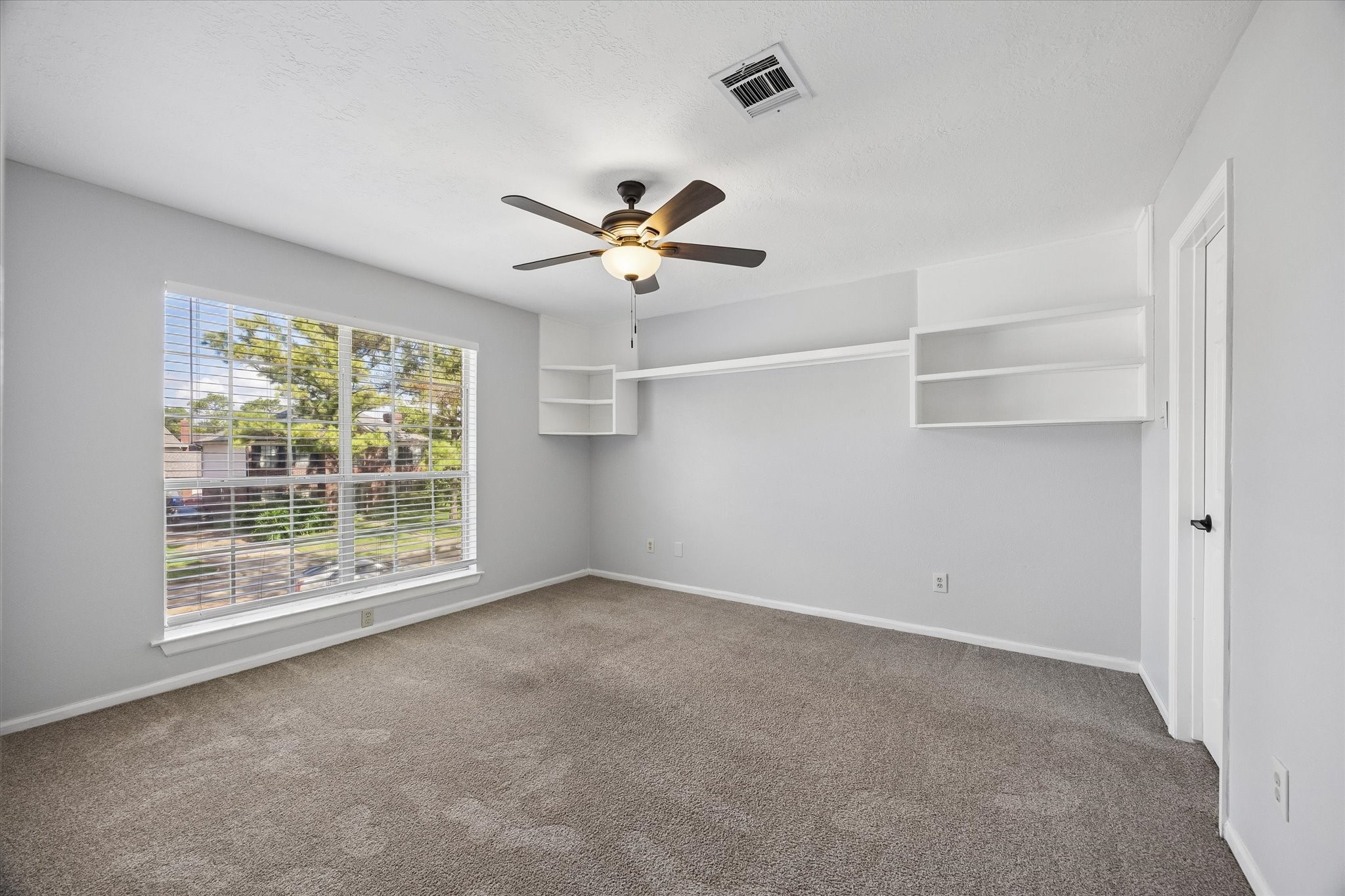 806 Forest Bay Court Property Photo 8