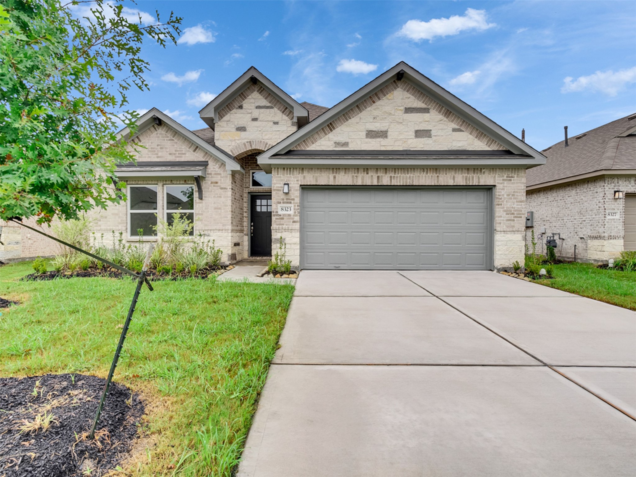 8323 Amber Summit Lane Property Photo 1
