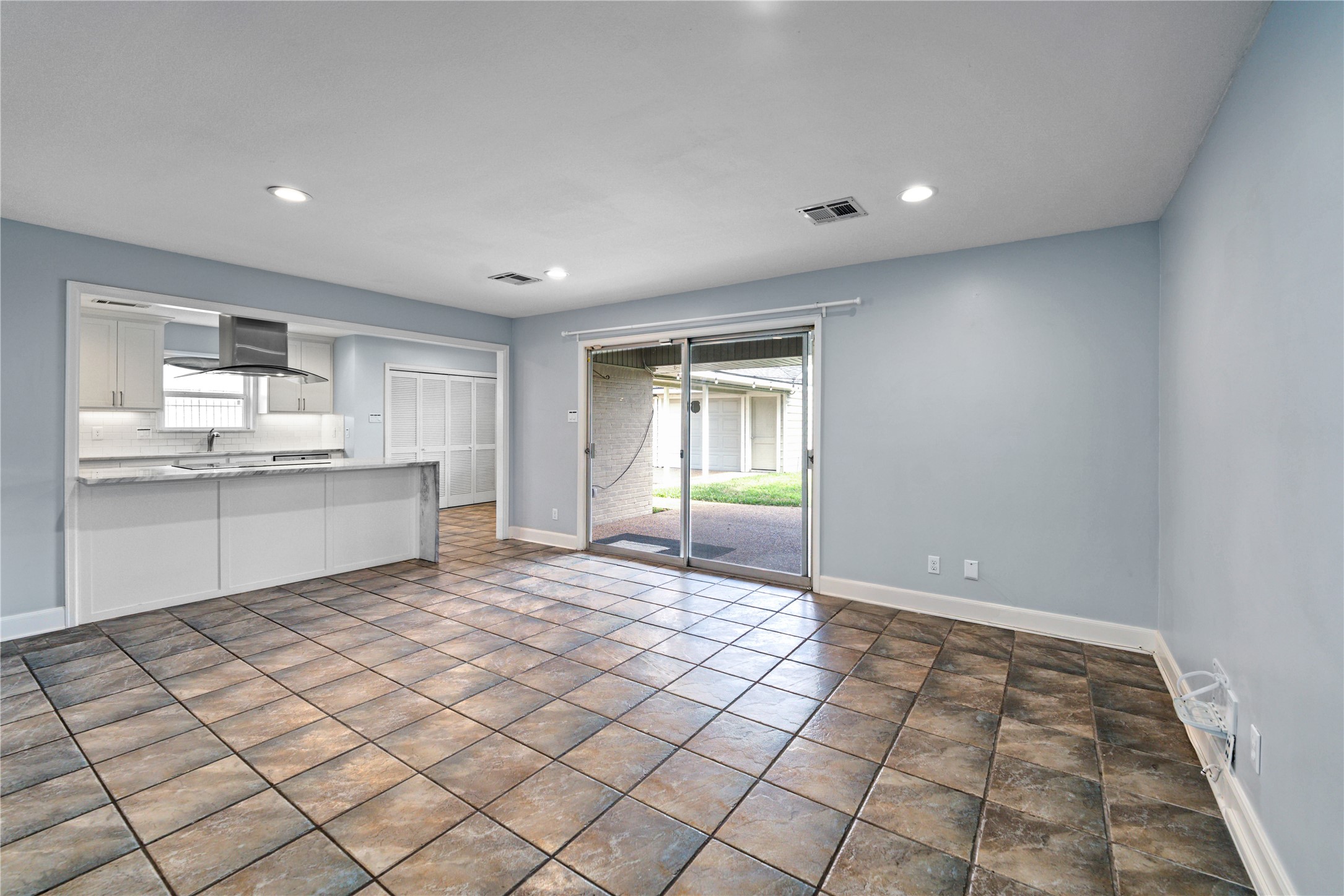 3415 Freshmeadows Drive Property Photo 10