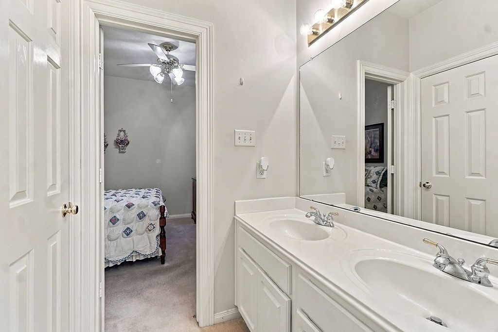 3210 Silverberry Trail Property Photo 32