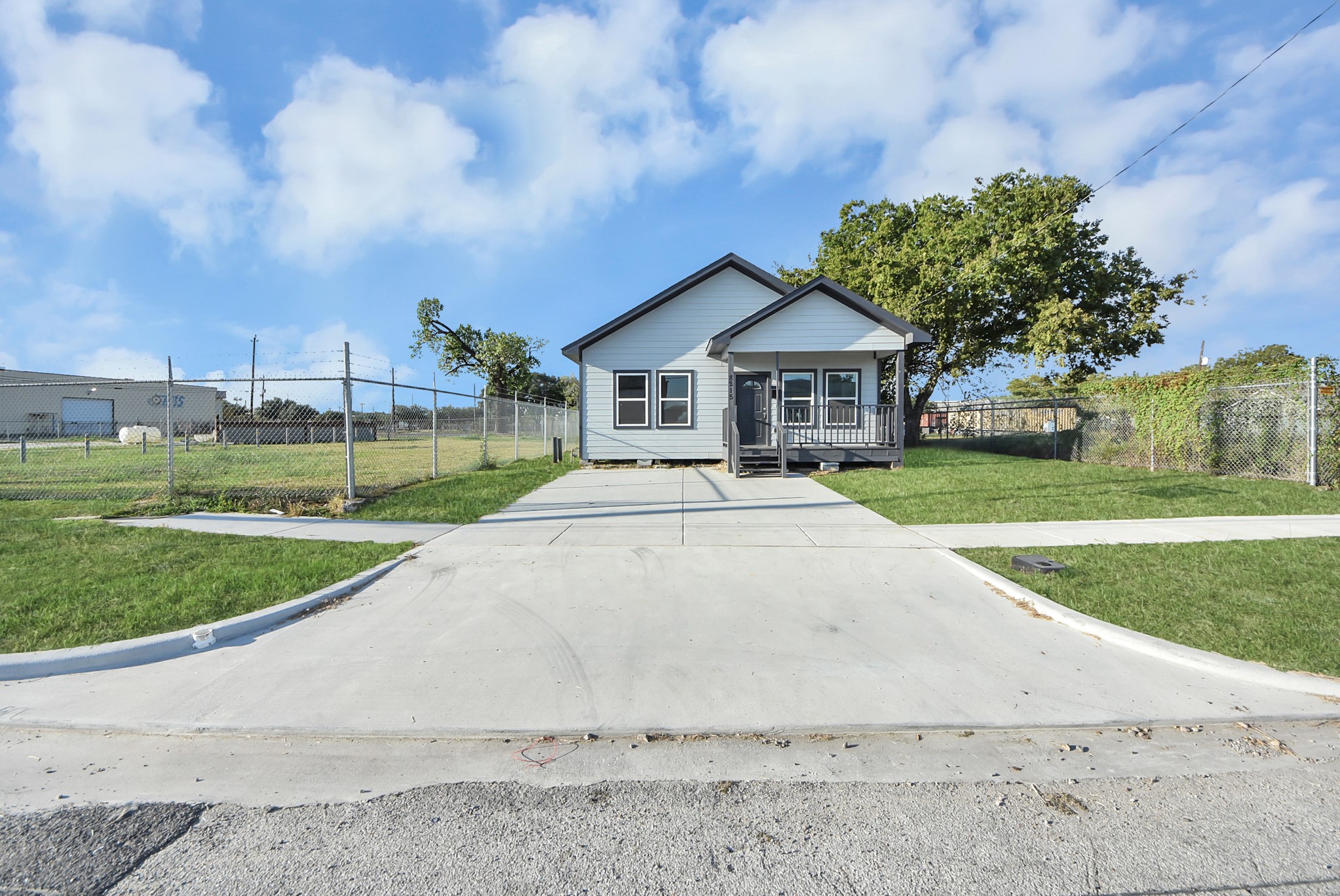 8215 La Porte Road Property Photo 1