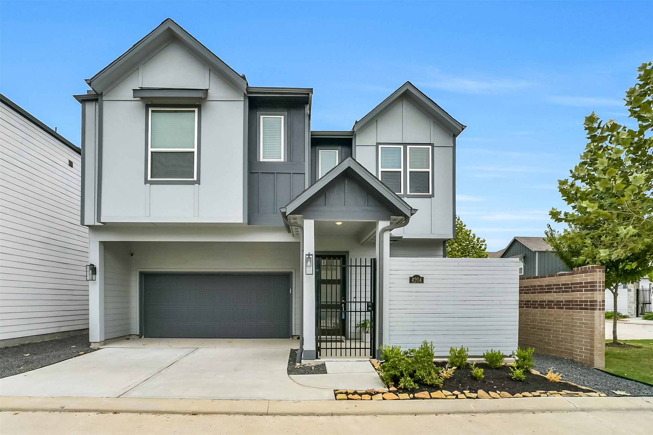 4204 Weathered Oak Drive