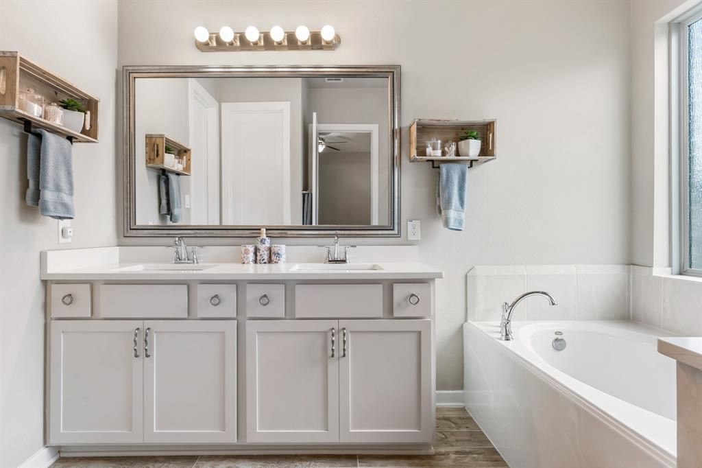 17008 Ash Leaf Way Property Photo 20