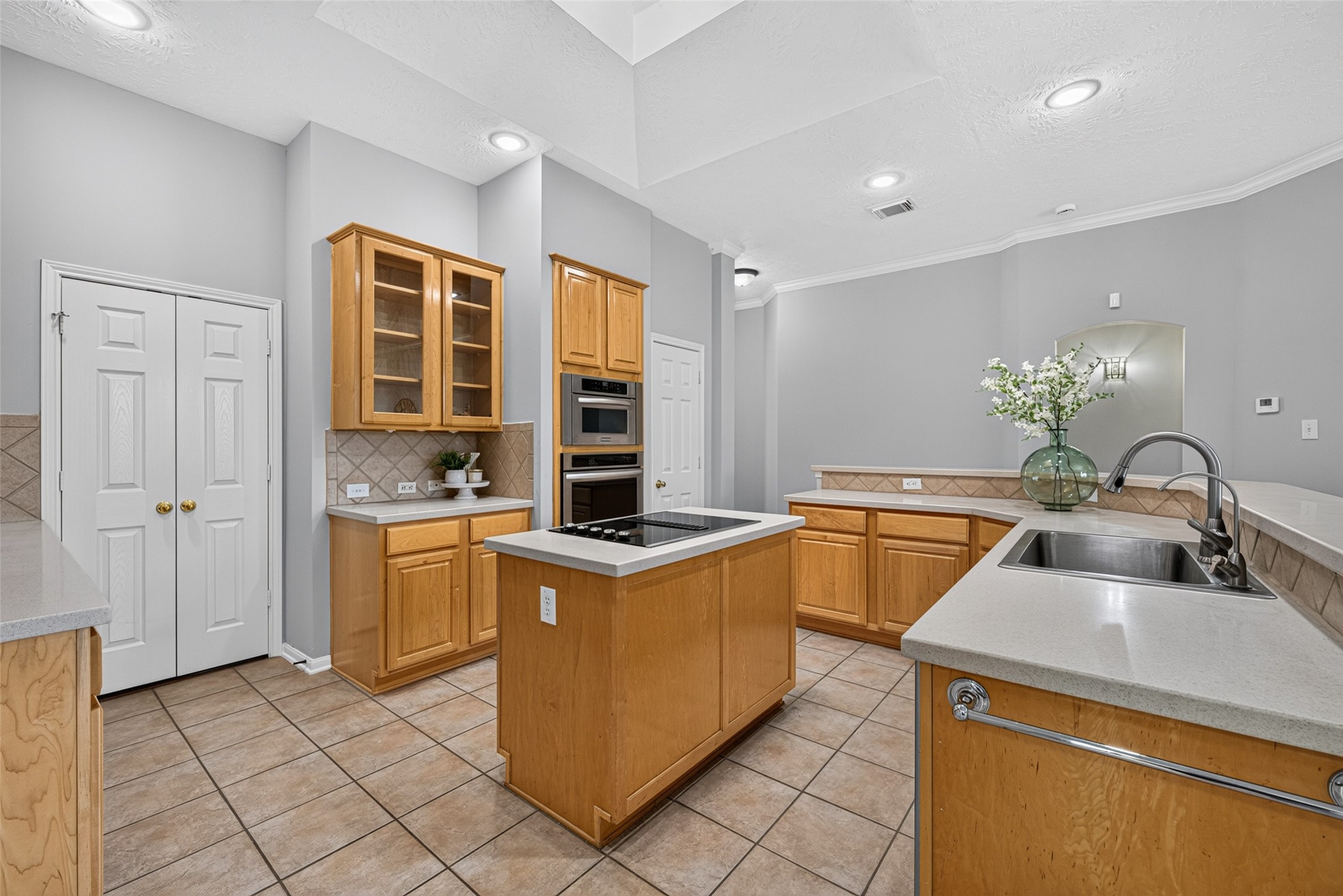 3926 Shadow Cove Drive Property Photo 17