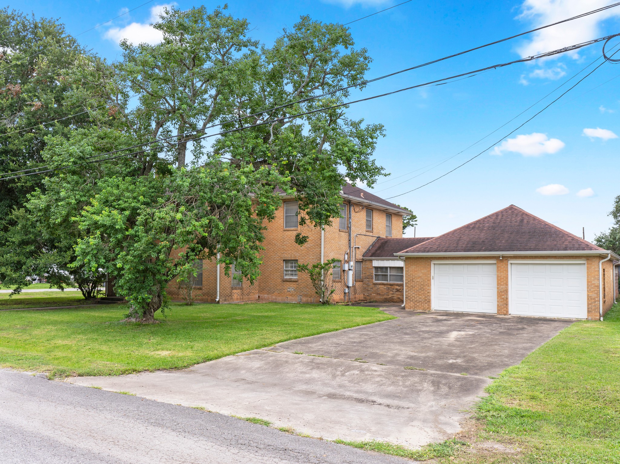 1720 Elm Street Property Photo 1