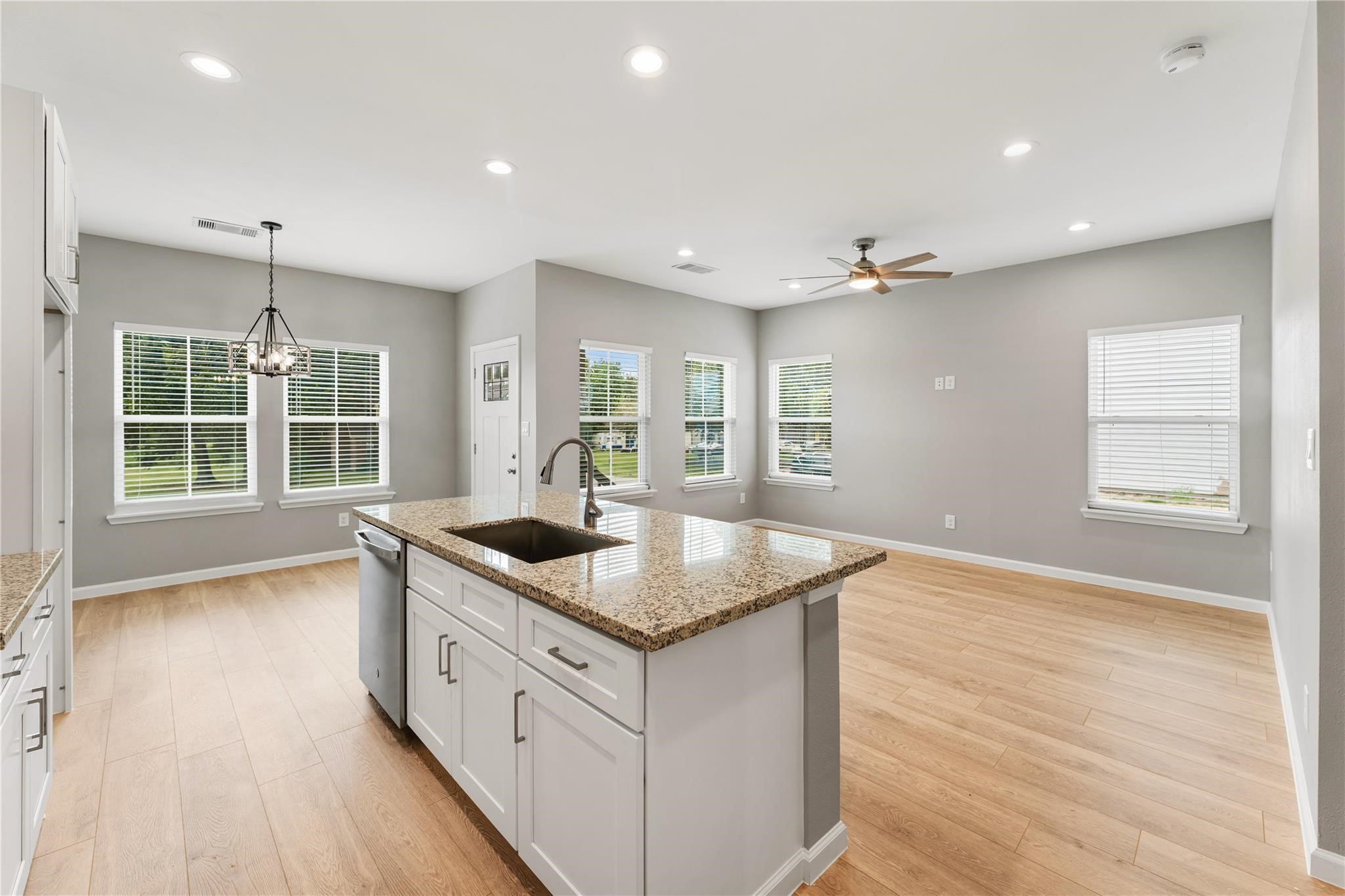 5125 Jezebel A Property Photo 5