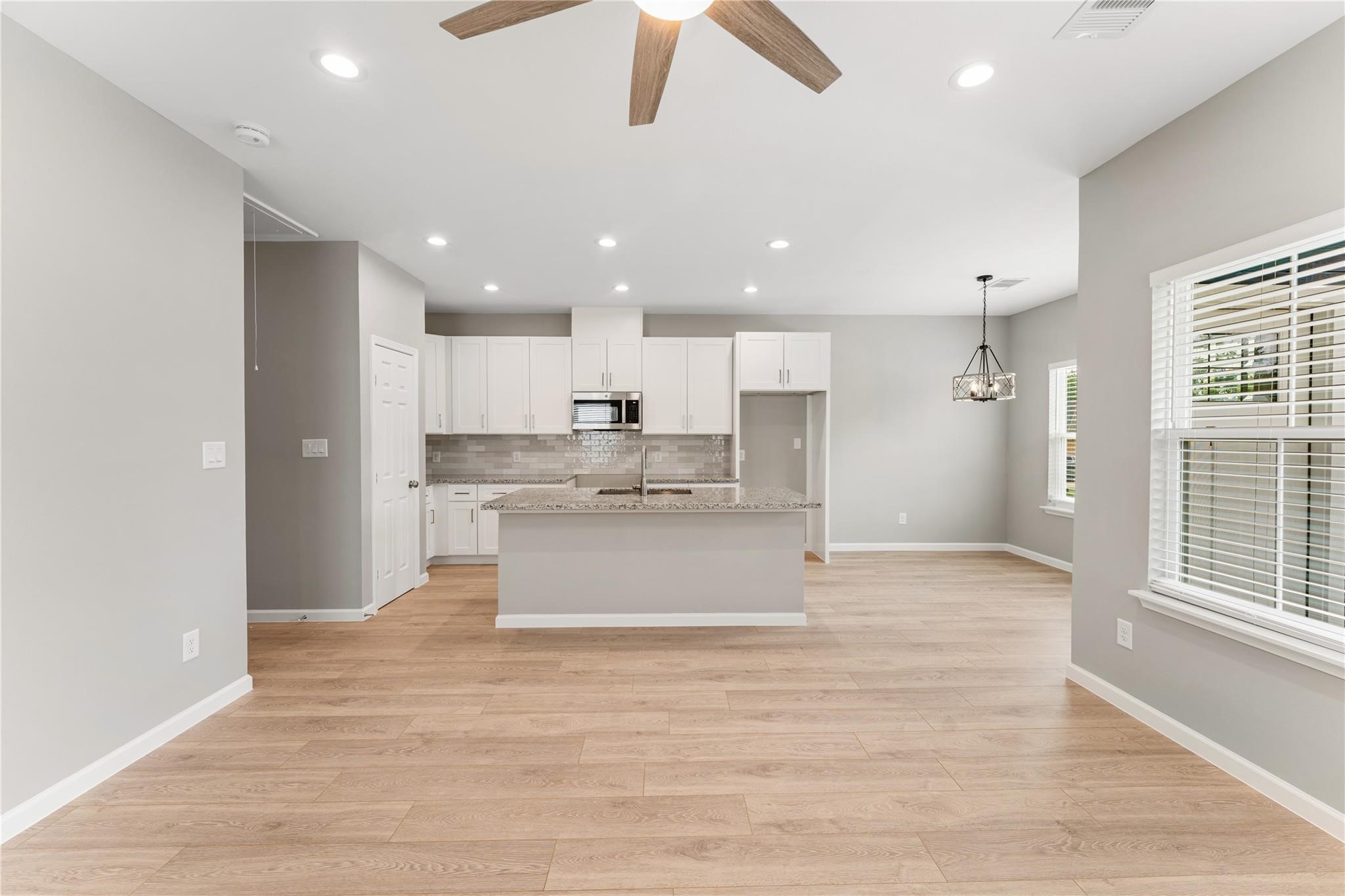 5125 Jezebel A Property Photo 6